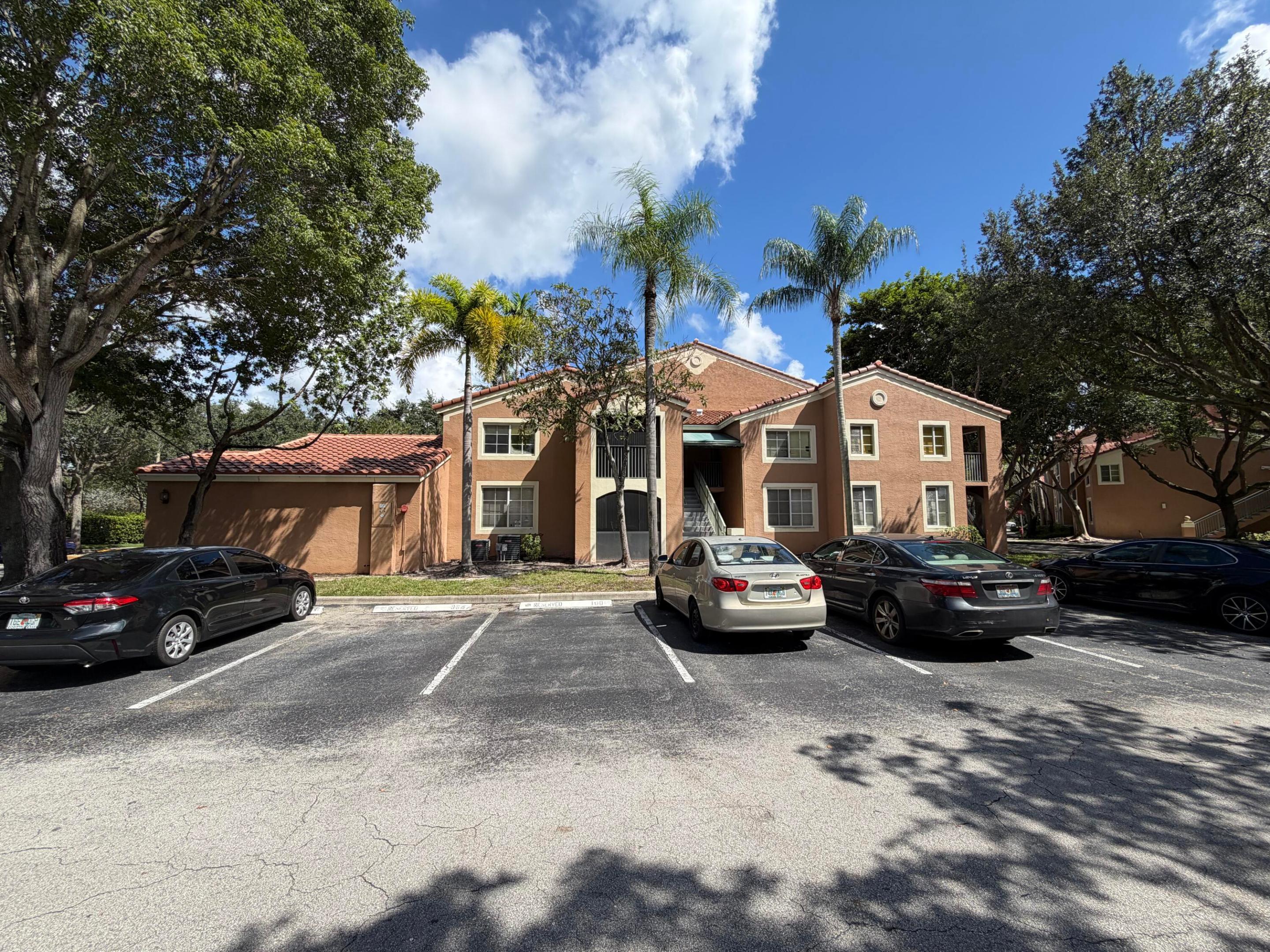 4852 N State Road 7 Unit 207 — photo