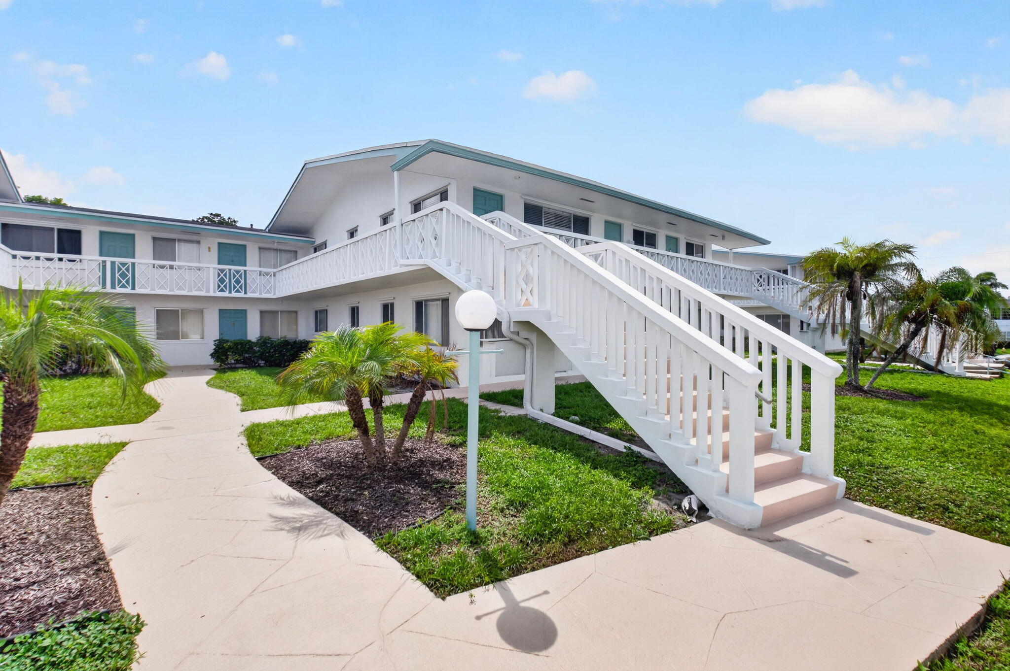 2290 Sunset Avenue 20 — photo