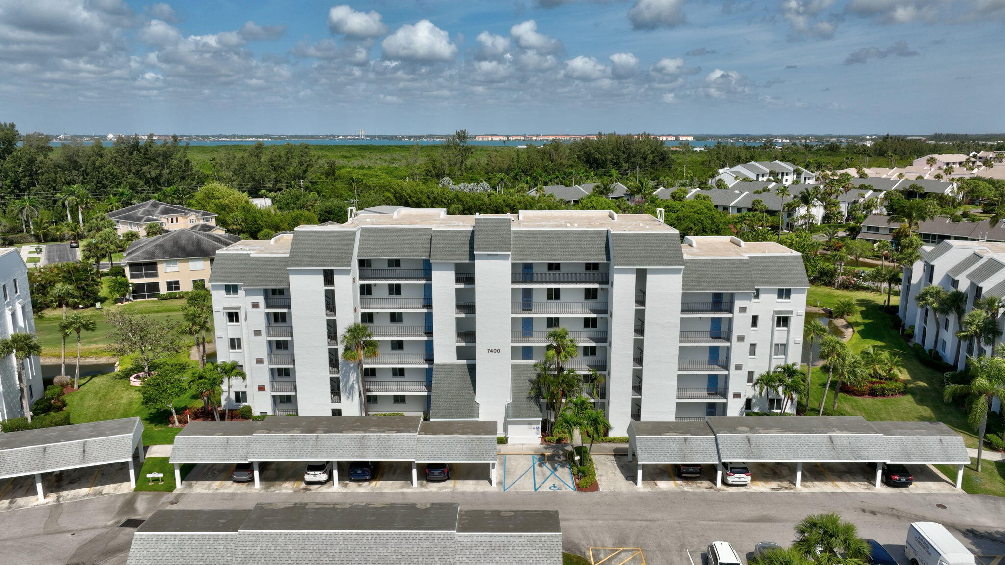 2400 S Ocean Drive 7433 — photo