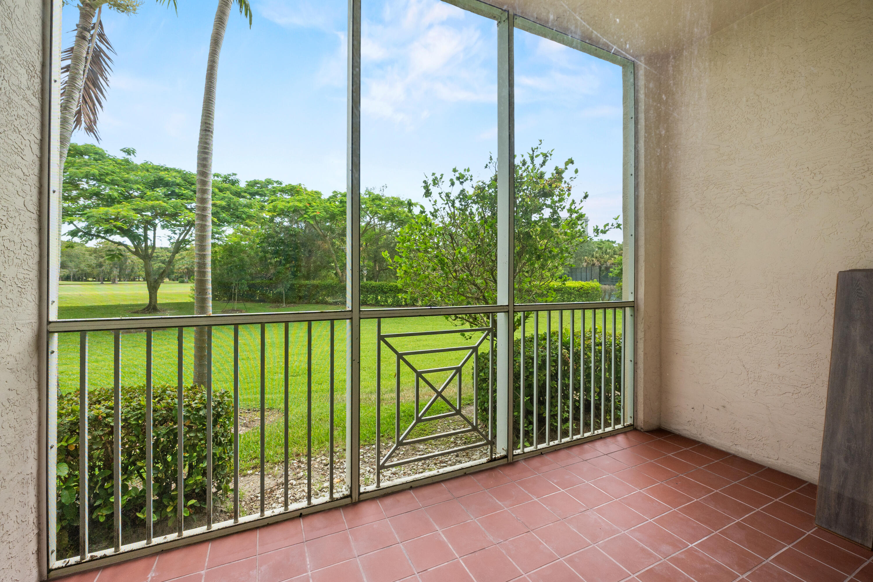 3500 Oaks Clubhouse Drive Apt 109 — photo