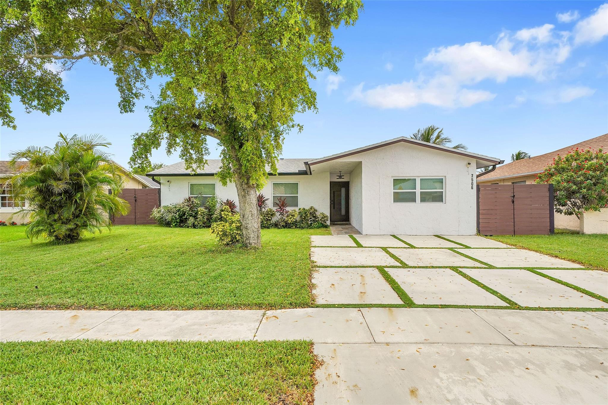 7506 SW 7th Court — photo