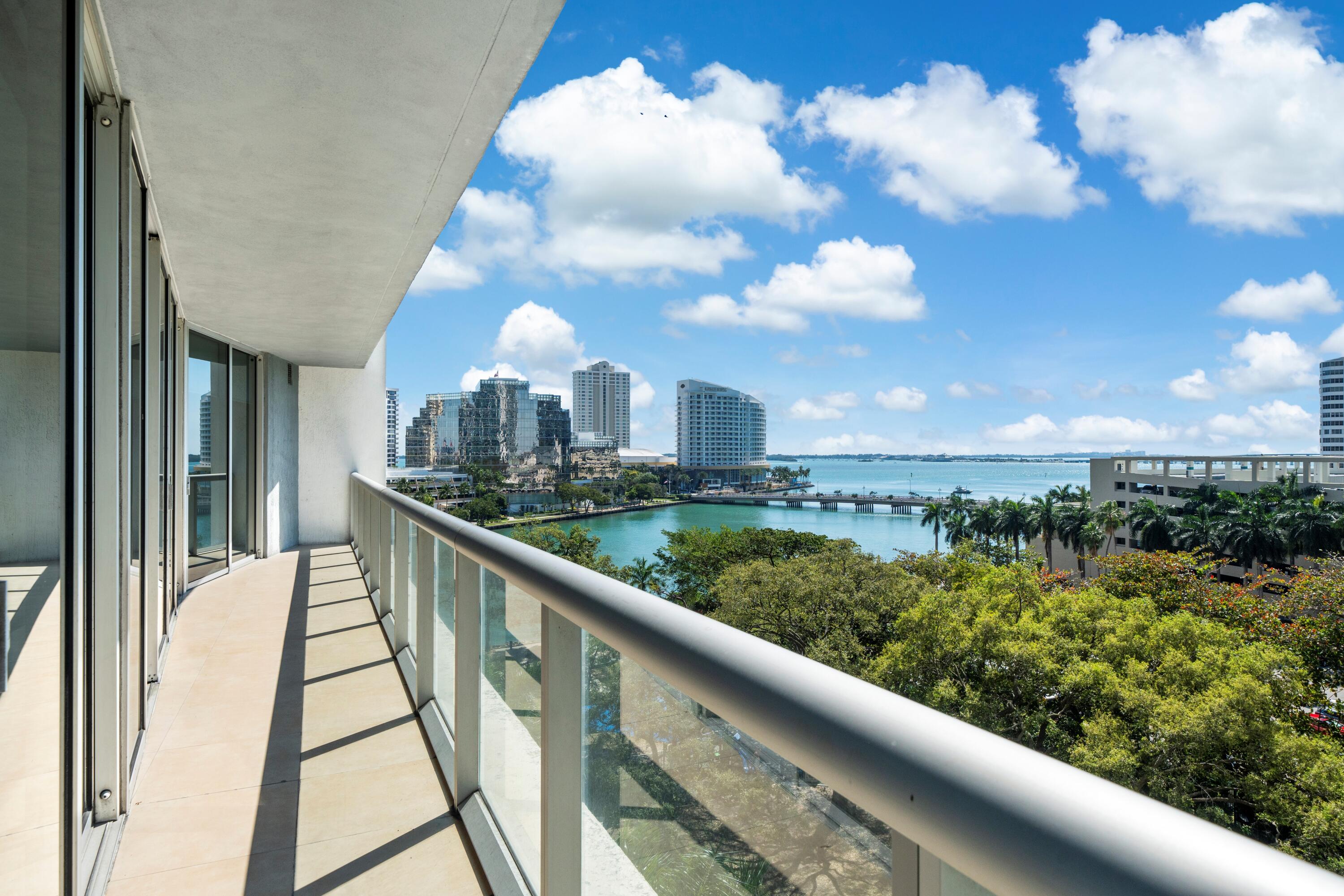495 Brickell Avenue 811 — photo
