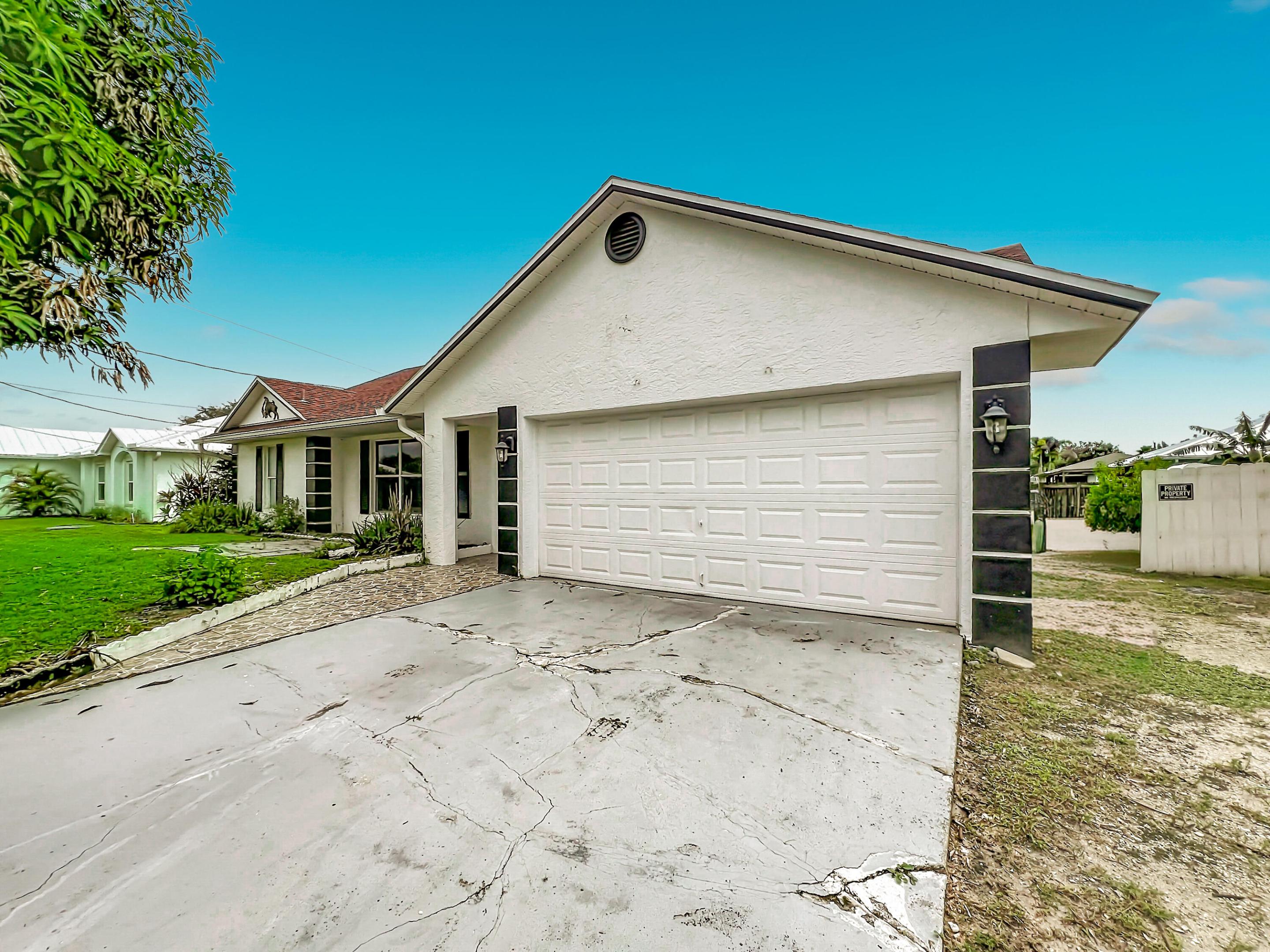 2281 SW Grosspoint Street — photo