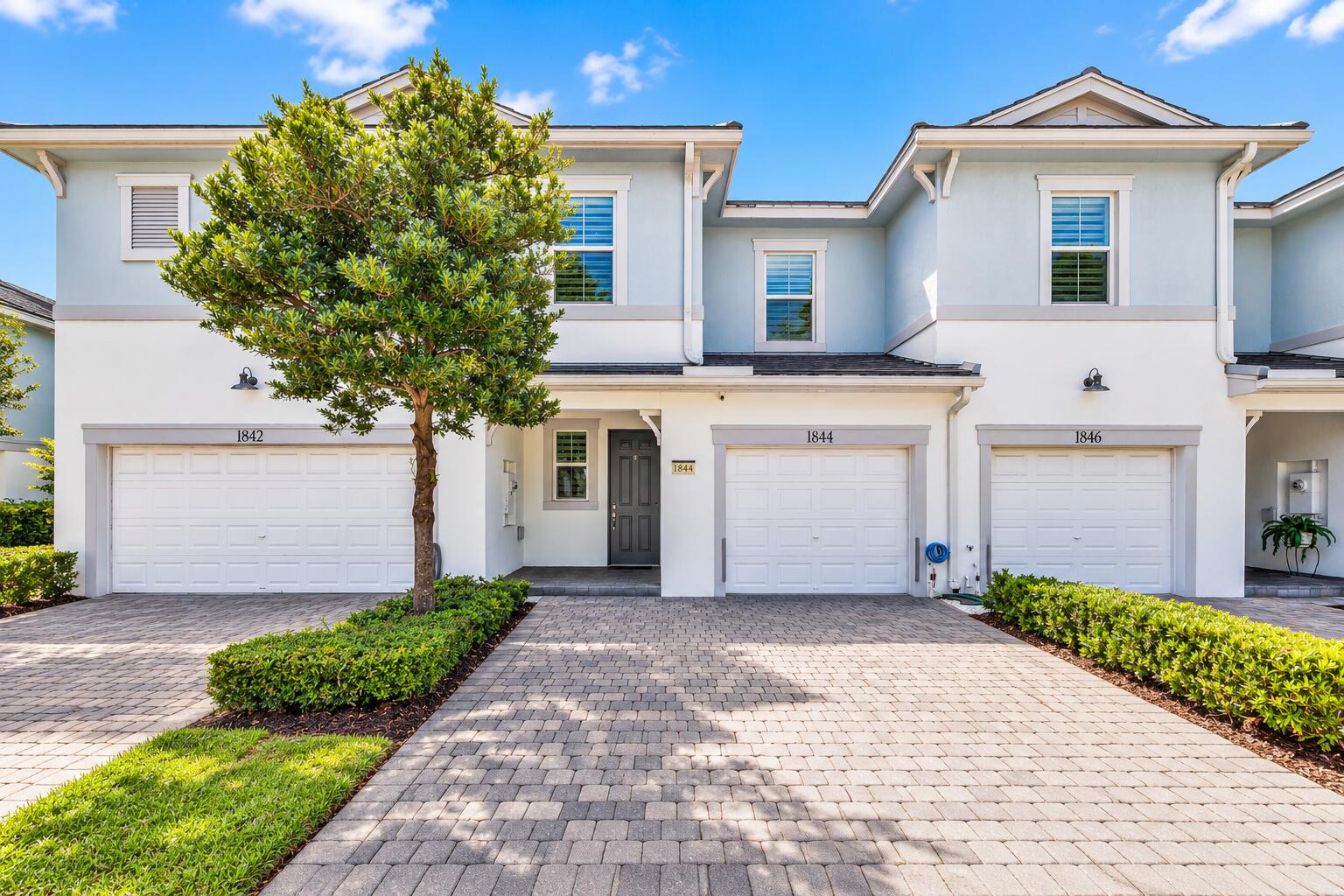 1844 Sandpiper Pointe — photo