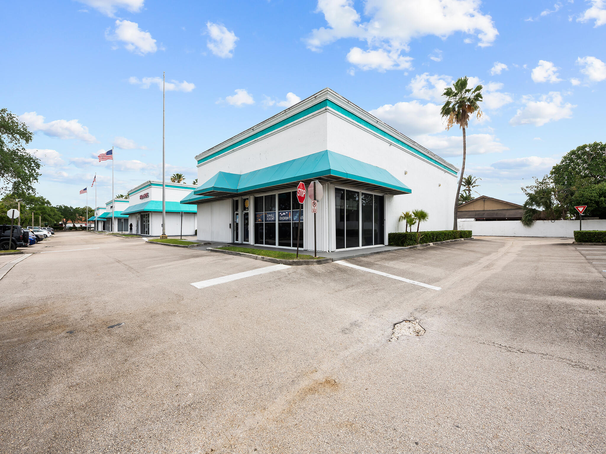 336 S Powerline Road 336 & 342, Deerfield Beach, FL — photo