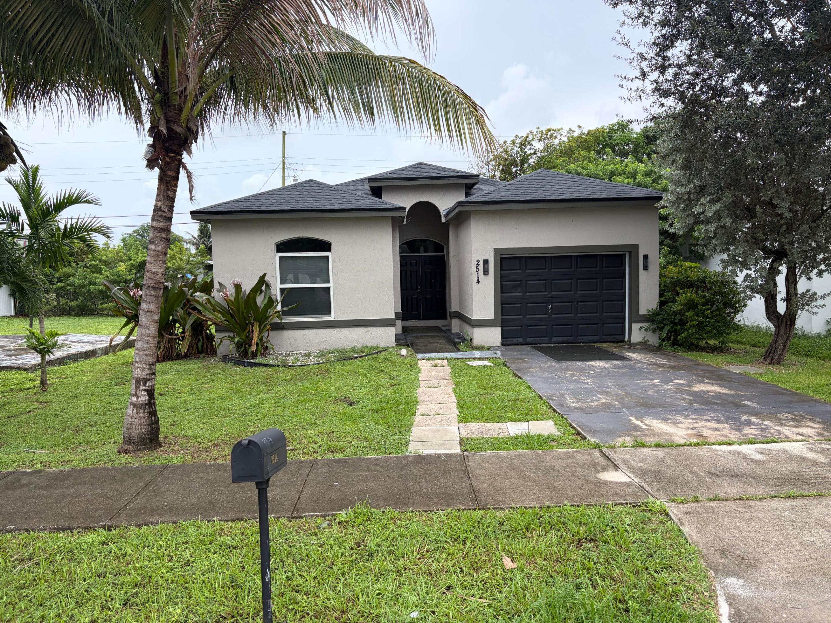 2514 NW 4th Court — photo