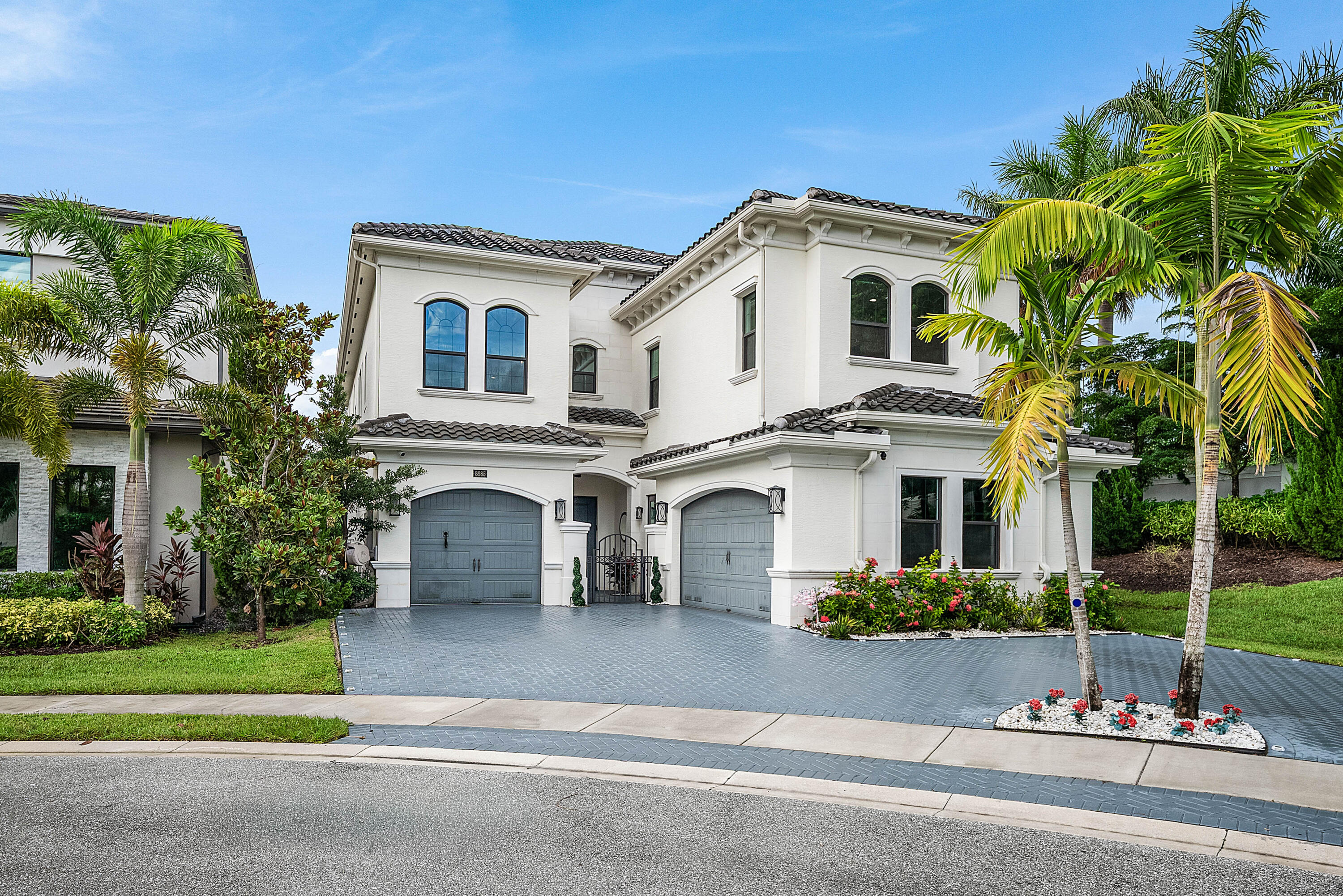 8985 Chauvet Way — photo