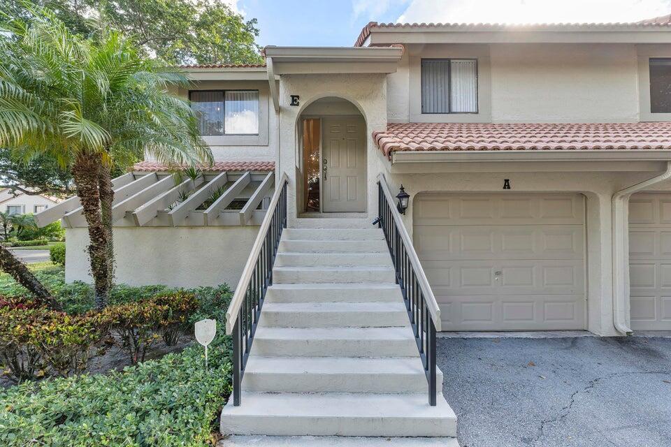 5720 Coach House Circle E — photo