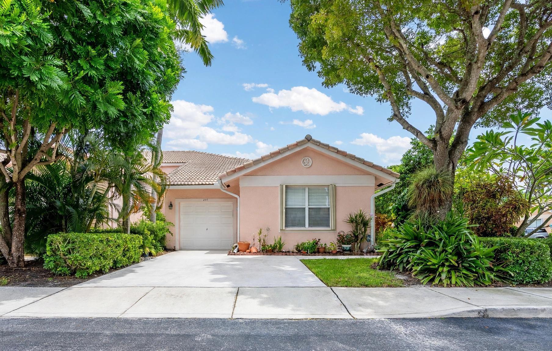 237 Coral Trace Court — photo