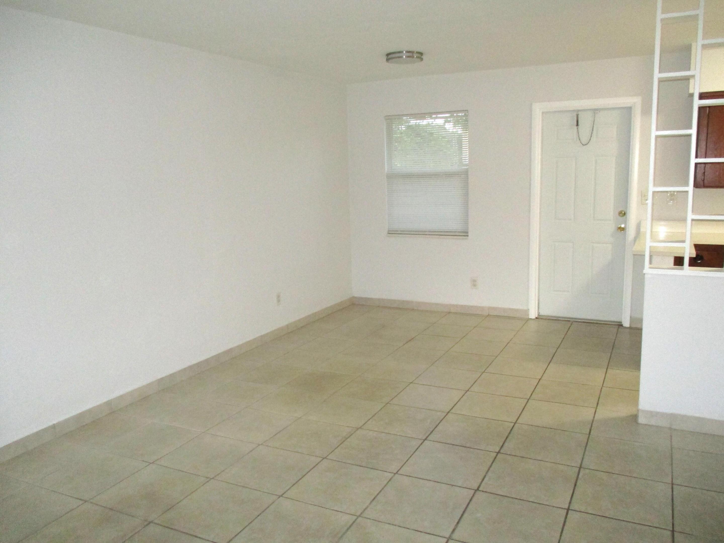 2640 Pierce Street 5 — photo