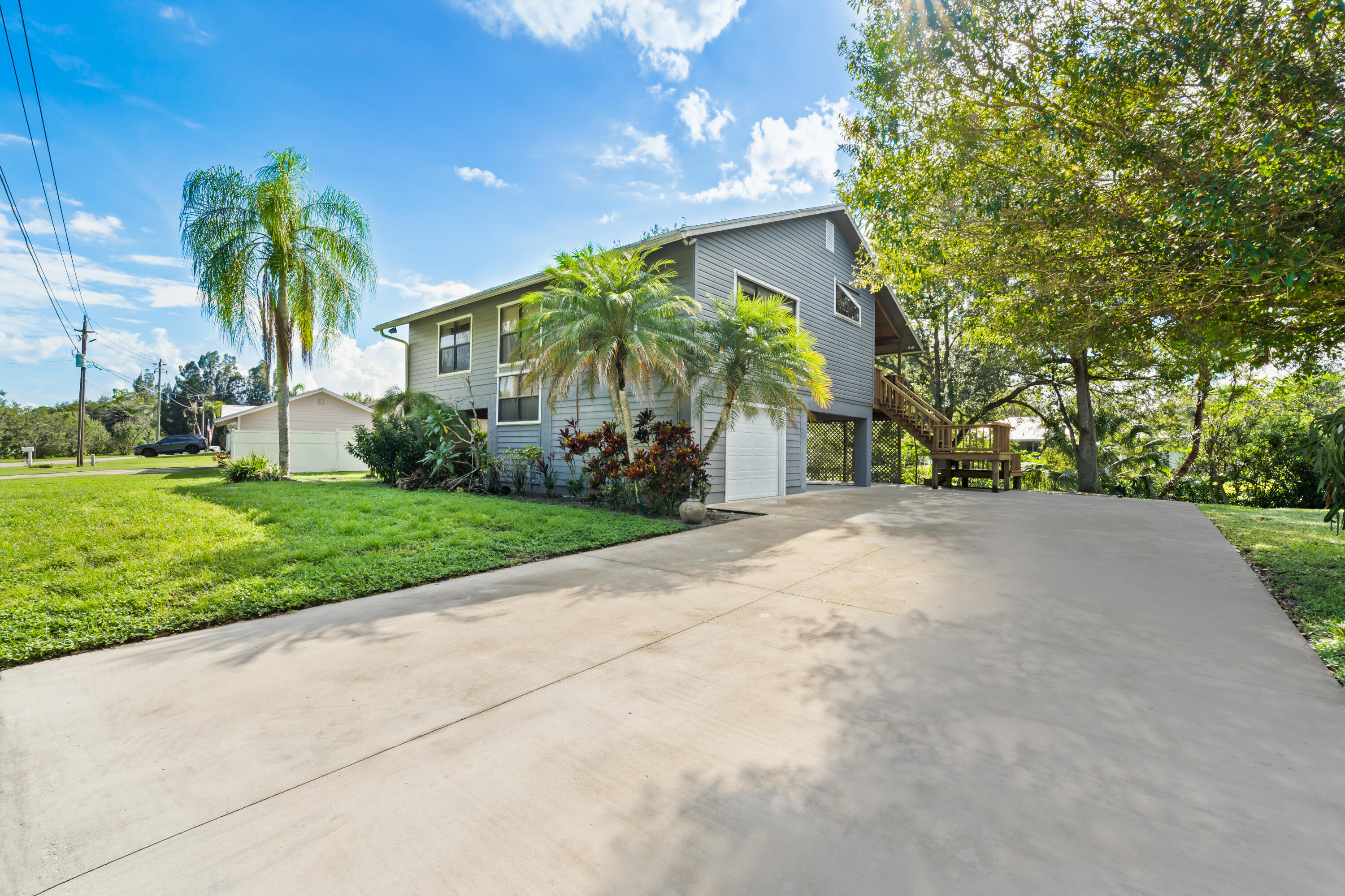 8070 SE River Lane — photo