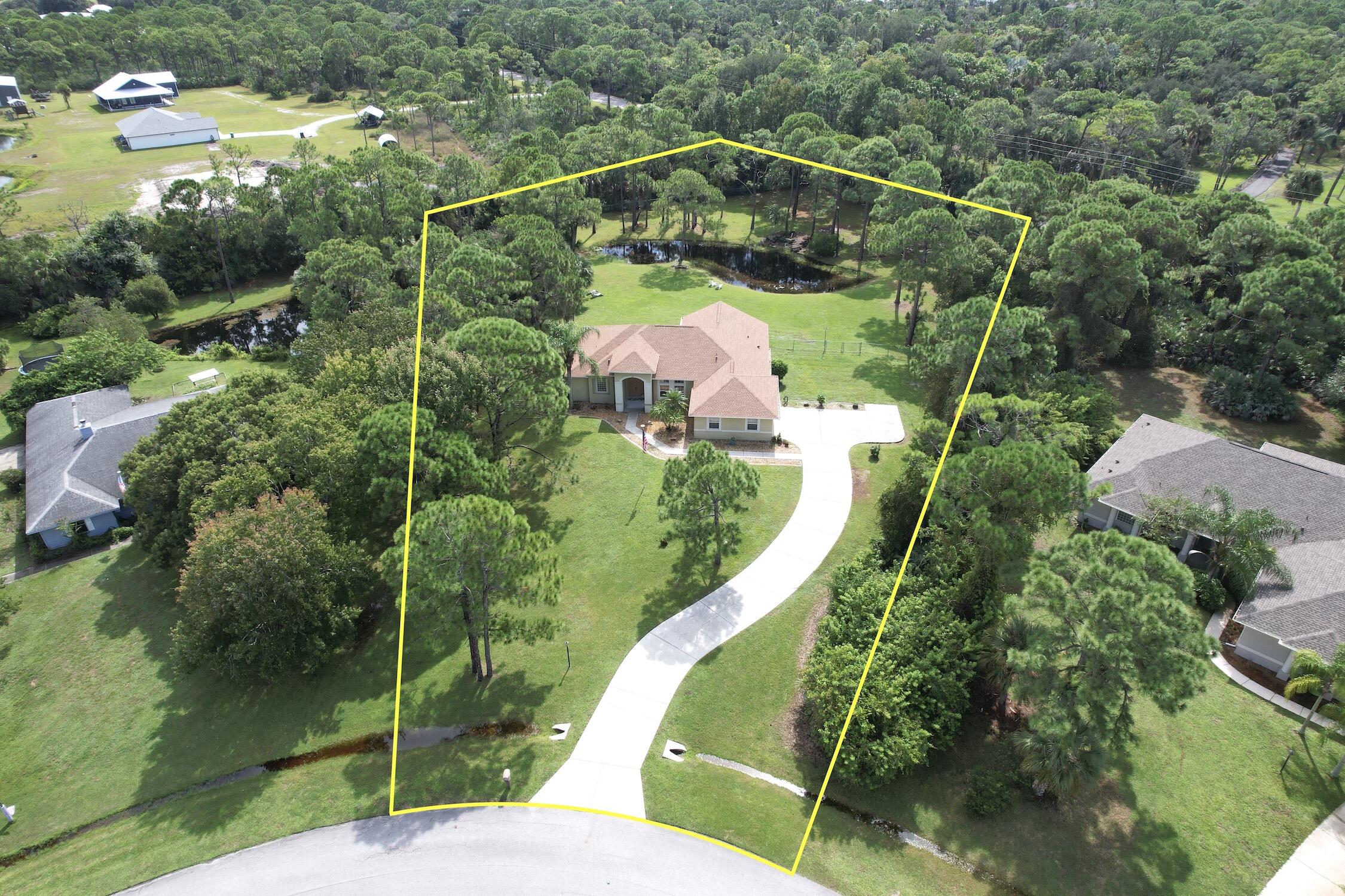 4572 Hunters Run Circle — photo
