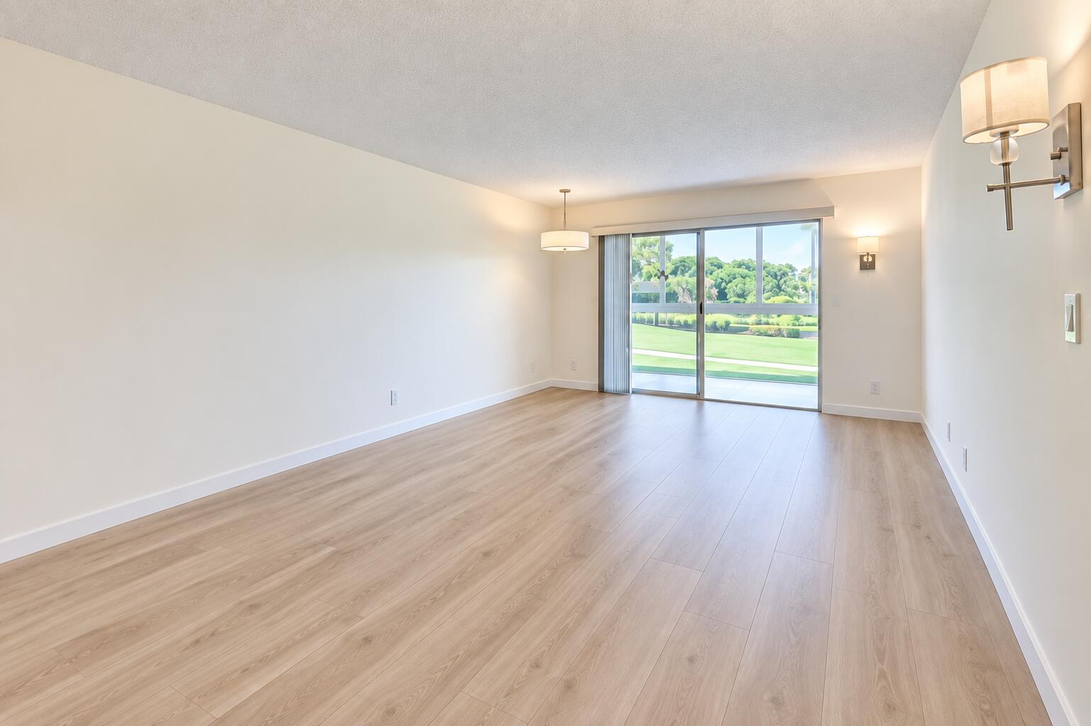 4402 Martinique Court Unit D2 — photo