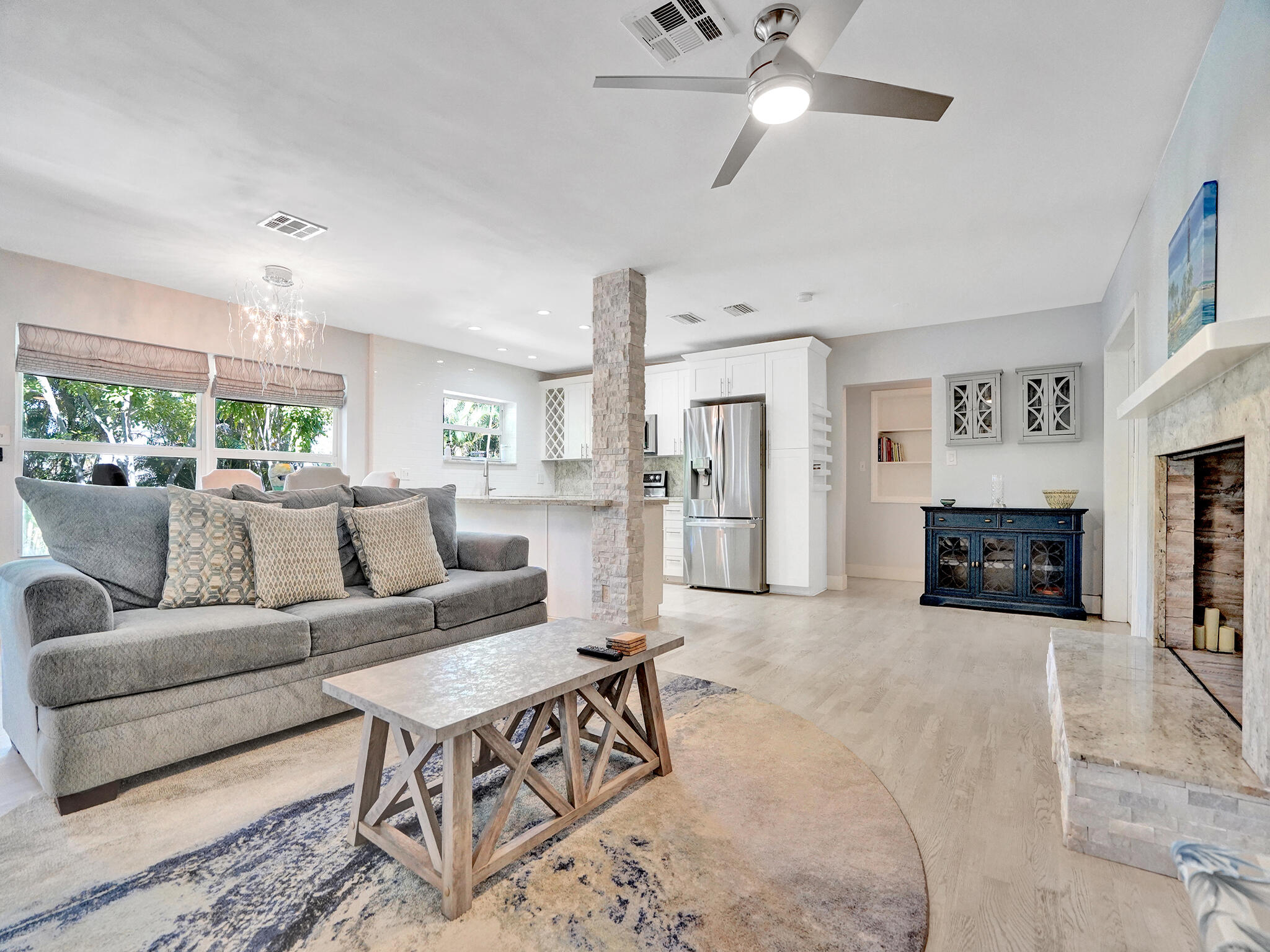 720 SW 11th Court — photo