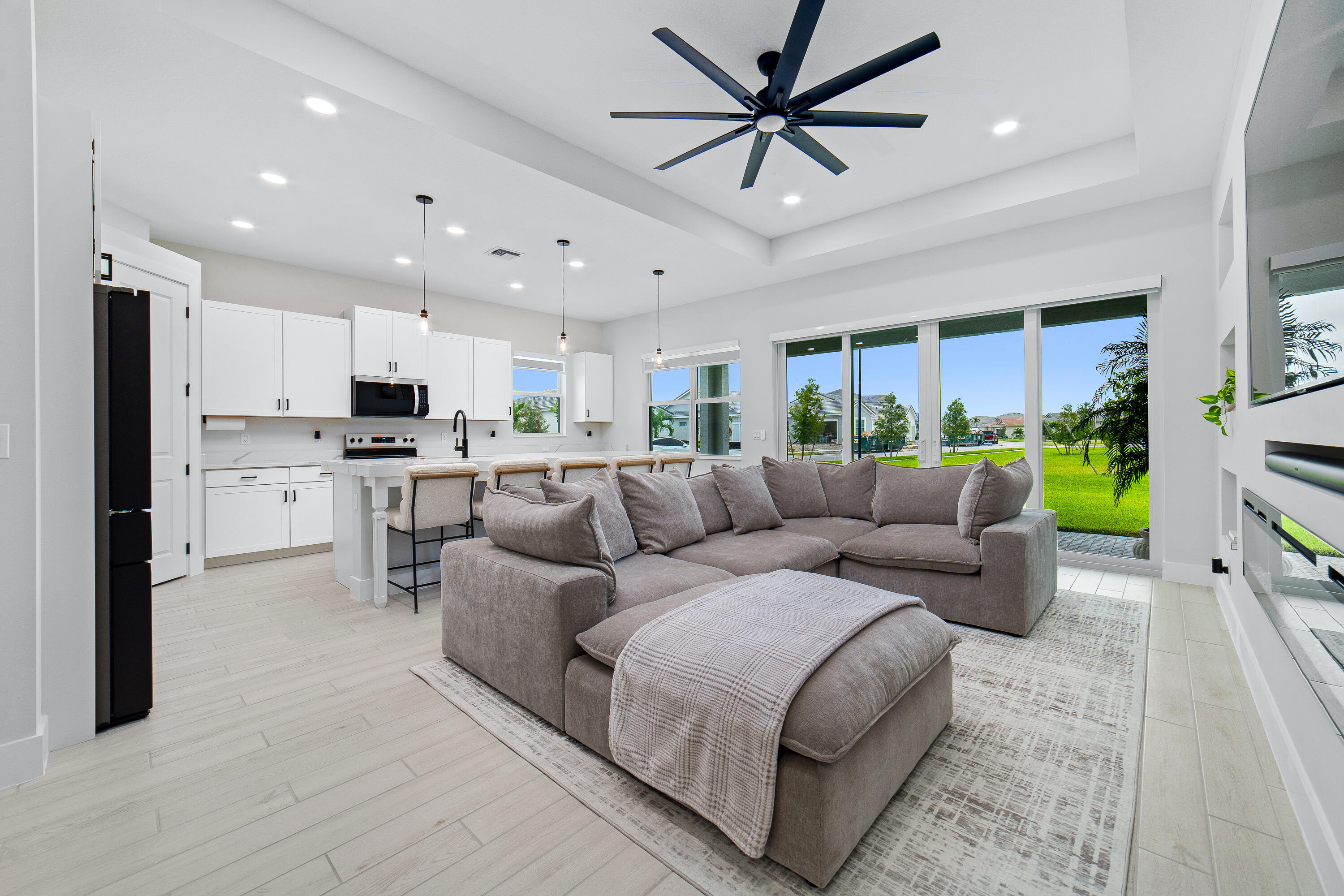 14176 Foothill Falls Way — photo
