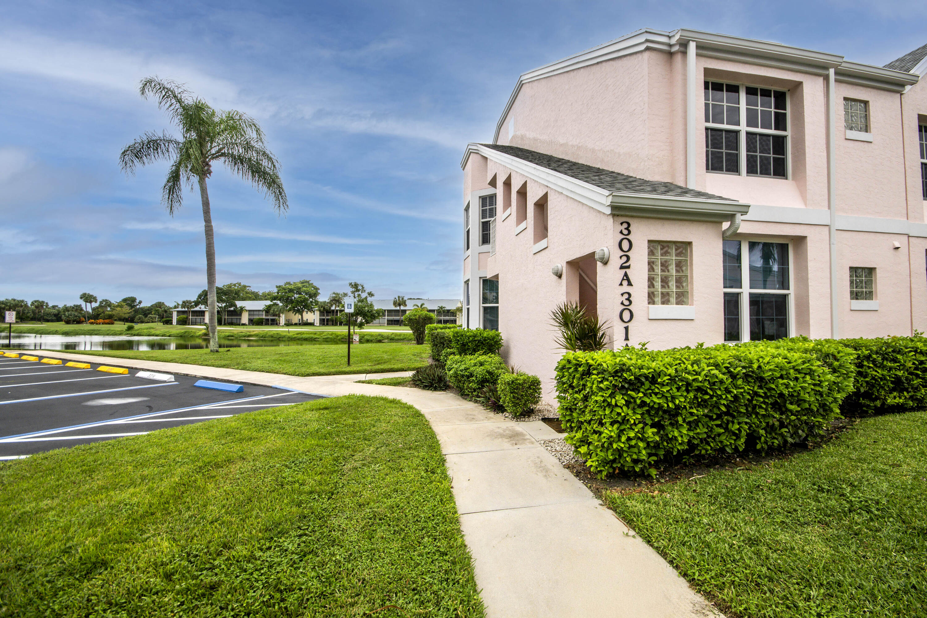 302 Muirfield Court Unit 302a — photo