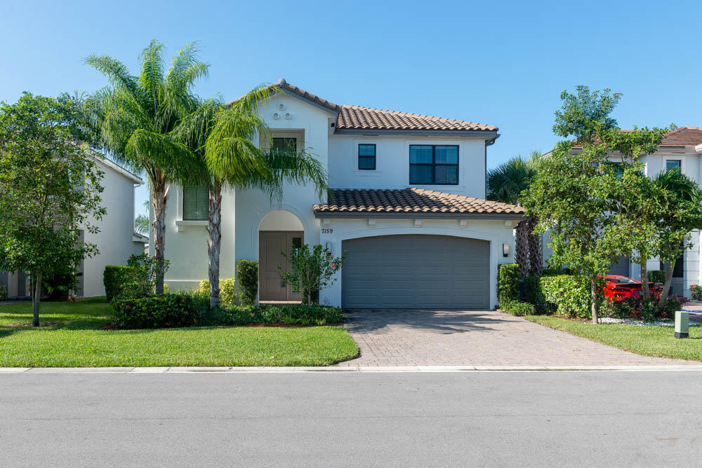 Home in Lake Worth, FL 33463 — photo 3