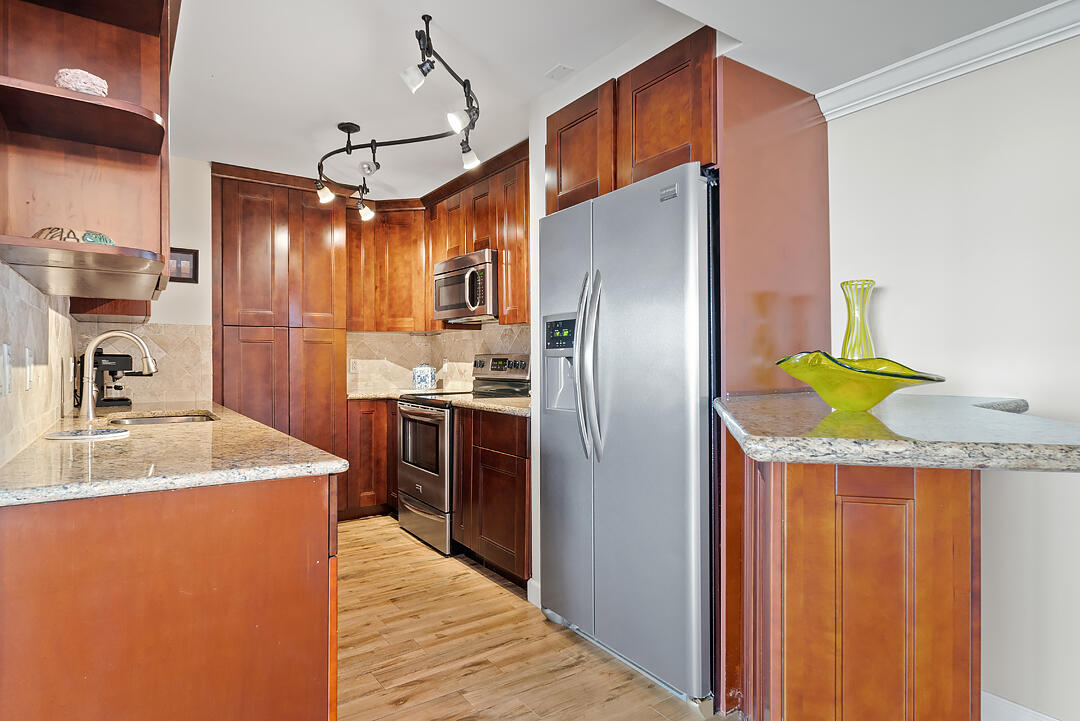 5600 N Flagler Drive Unit 310 — photo