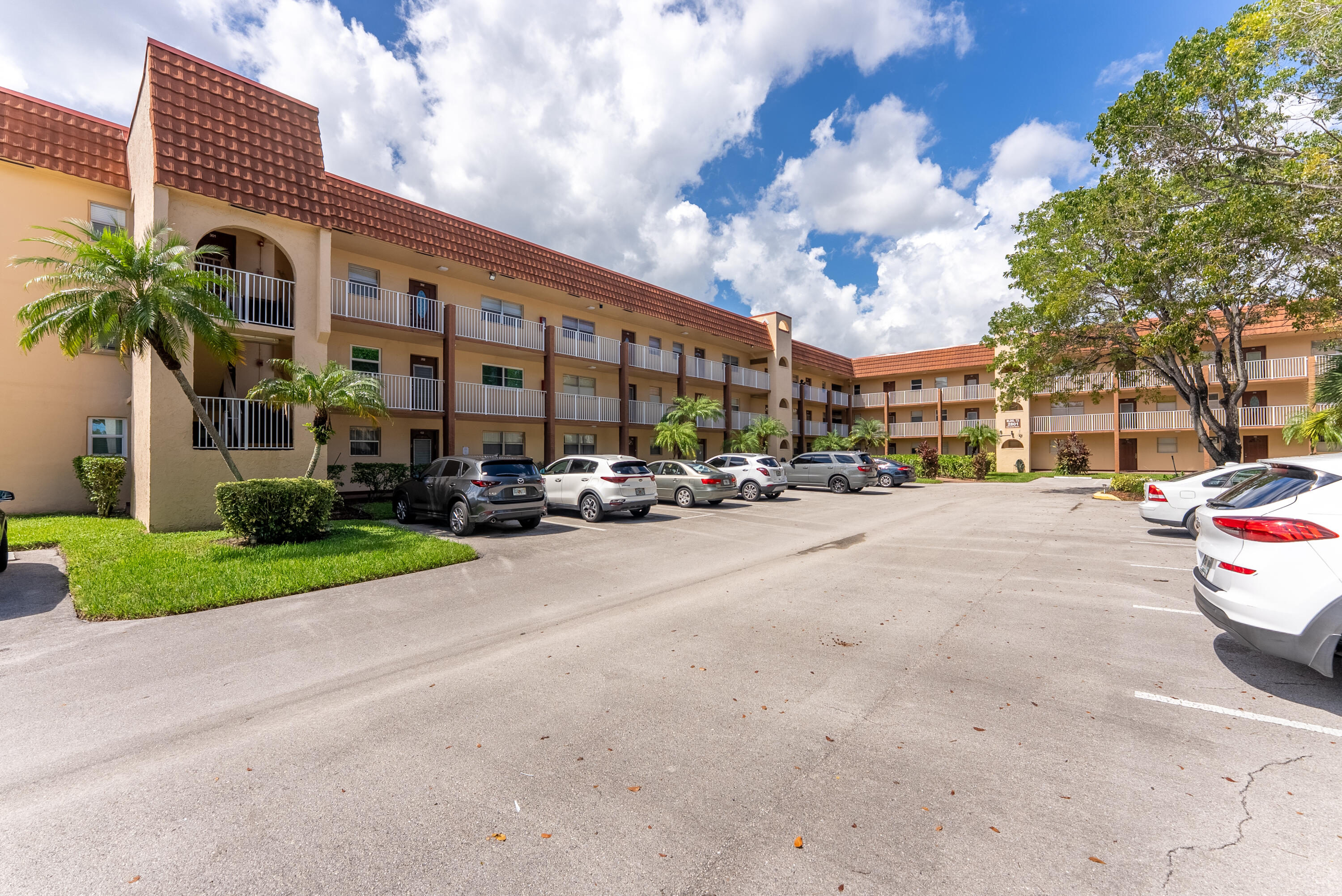 2801 N Pine Island Road N Unit 202 — photo