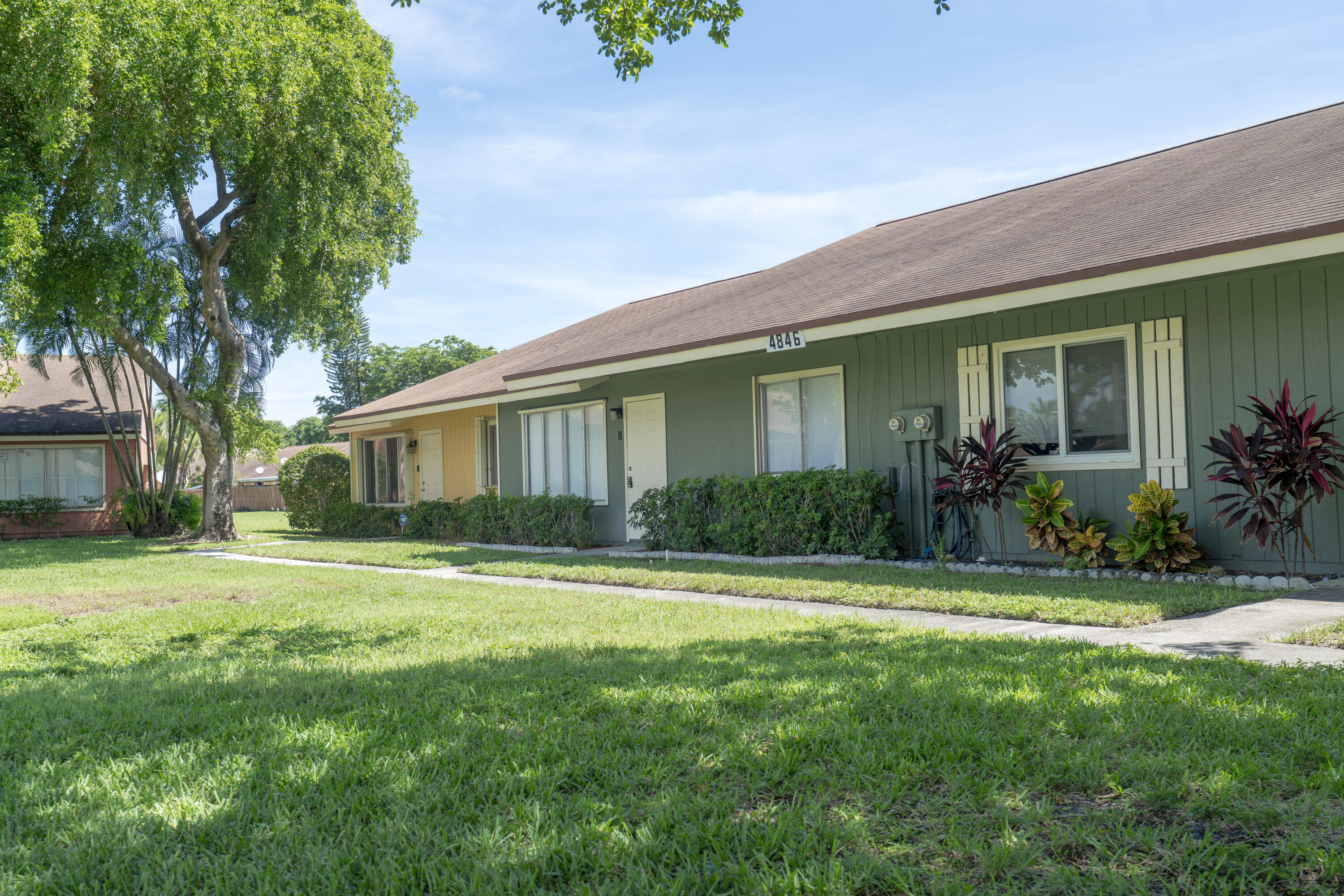 4846 Orleans Court Unit B — photo