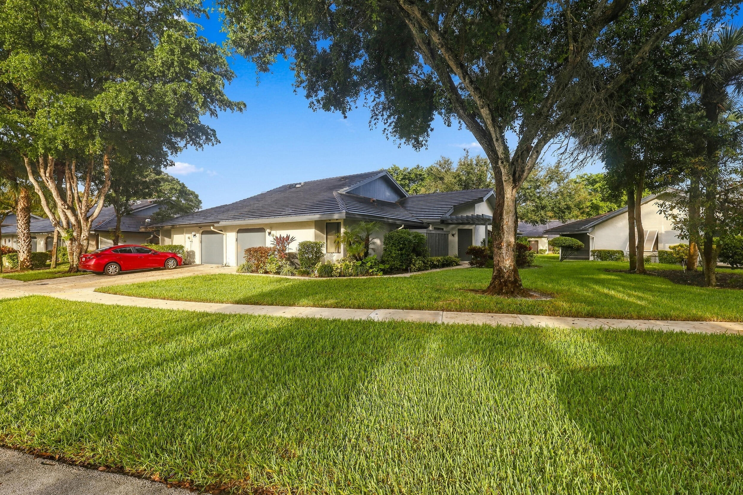 5086 Pine Drive — photo