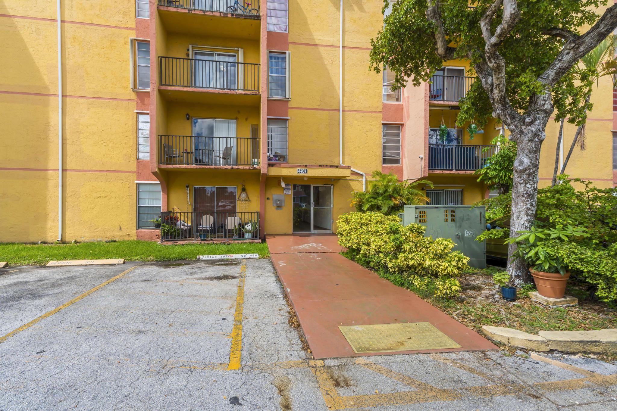 4707 NW 7th Street Unit 110-8 — photo