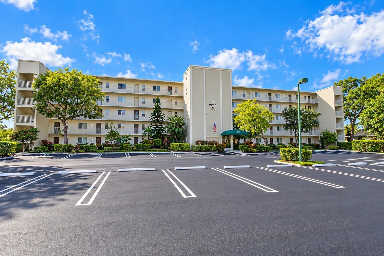 2230 N Cypress Bend Drive Unit 410 — photo