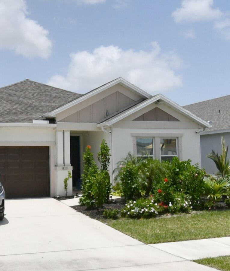 545 SE Ranch Oak Circle — photo