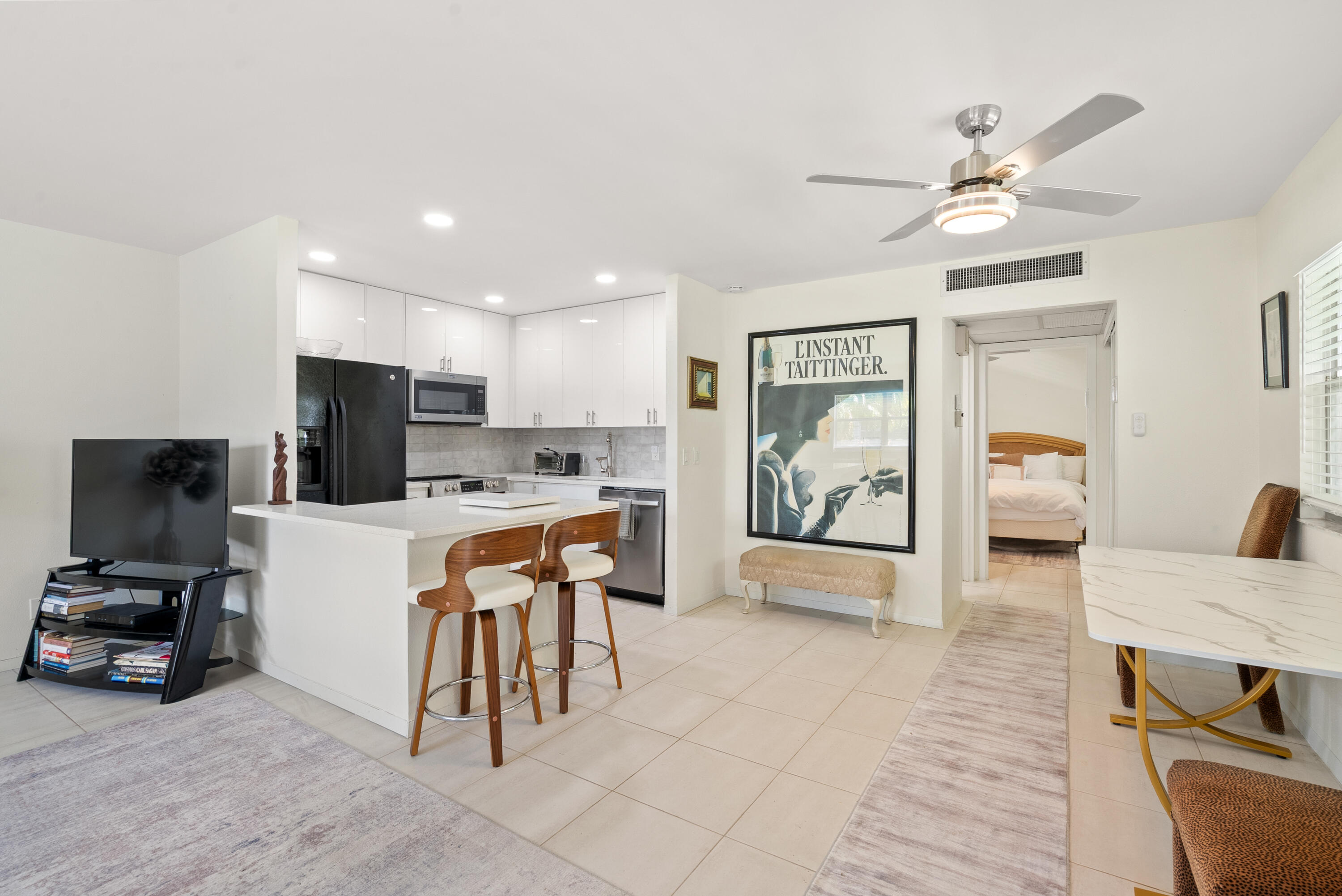 27 Waterford B — photo