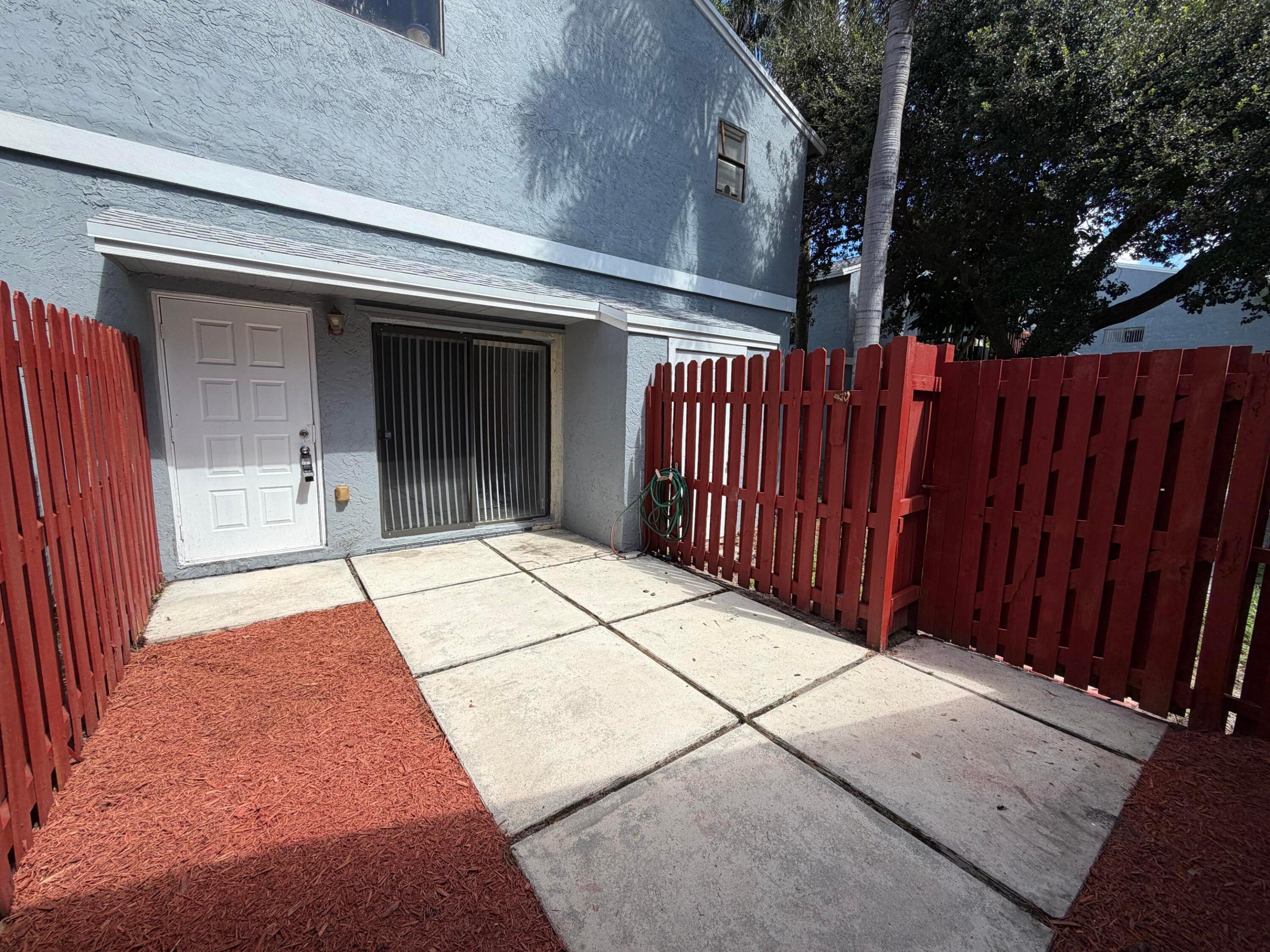 9 Crossings Circle Unit D — photo