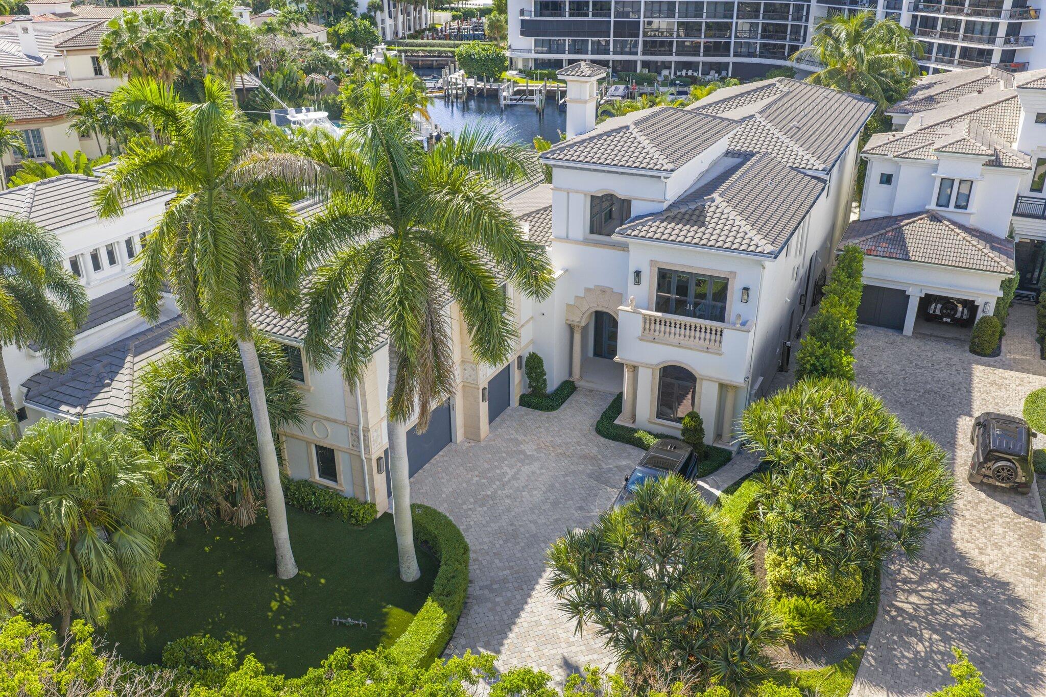 1010 Grand Court — photo