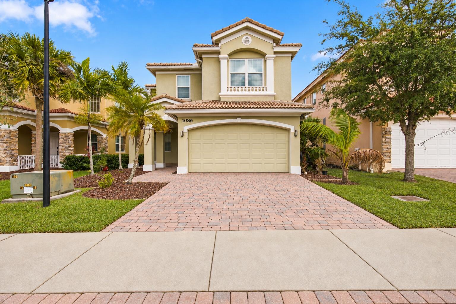 1086 NW Leonardo Circle — photo