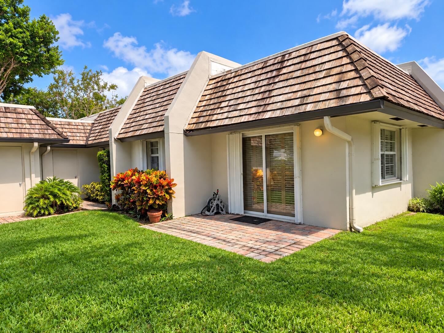 808 E Cypress Lane Unit P-12 — photo