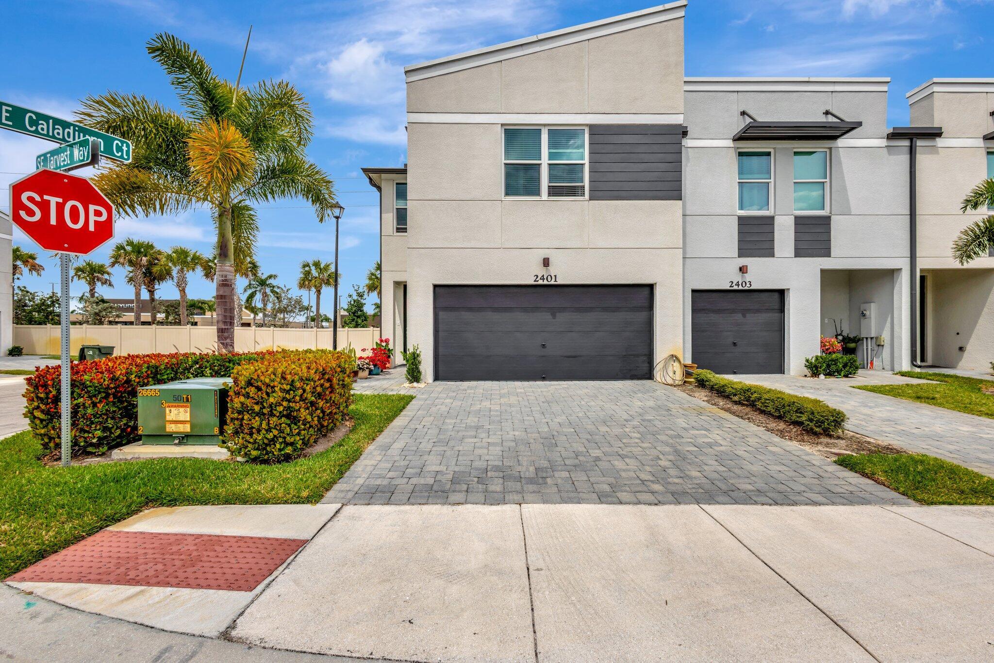 2401 SE Tarvest Way — photo
