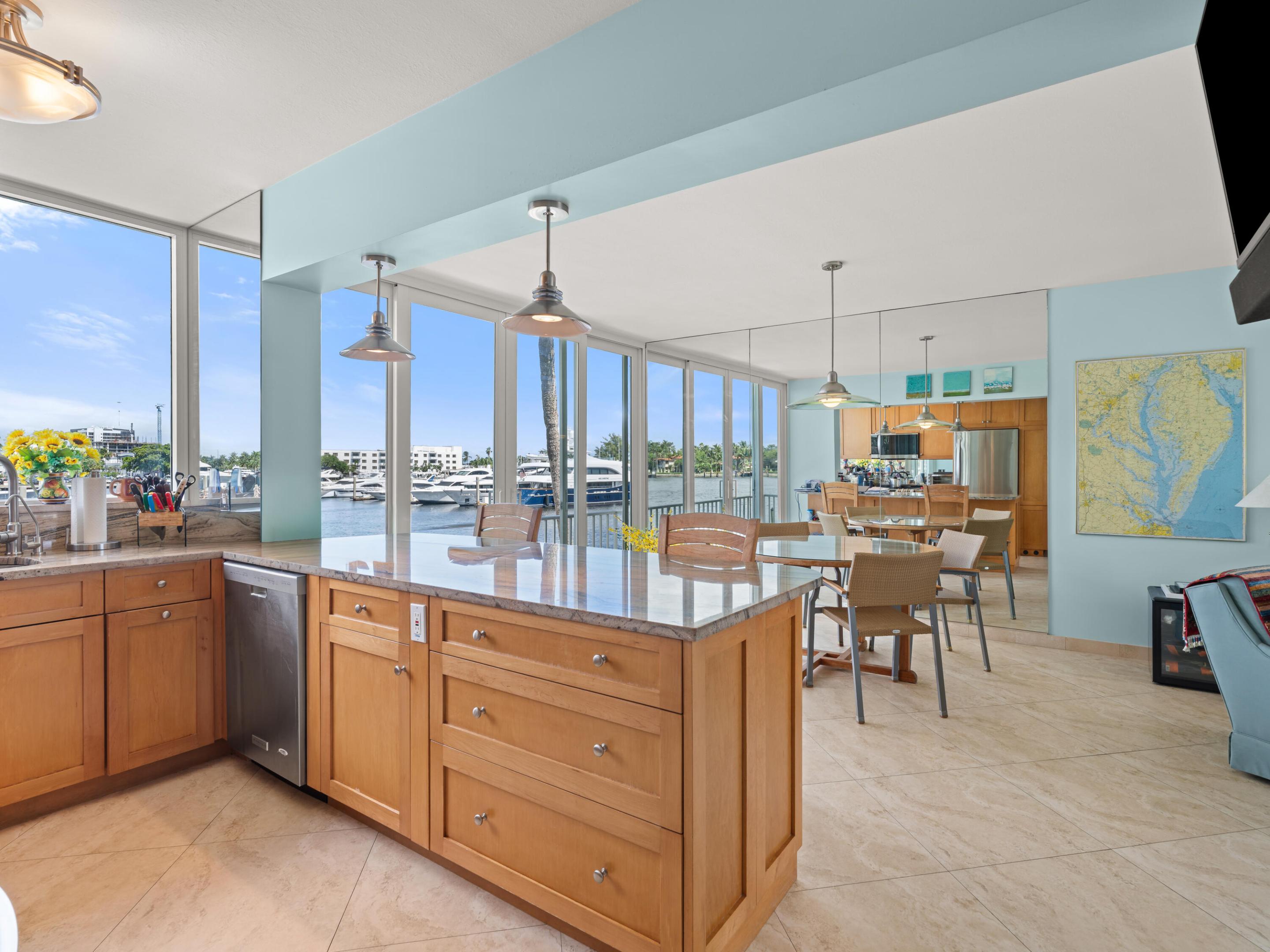 3037 Harbor Drive Unit 18 — photo