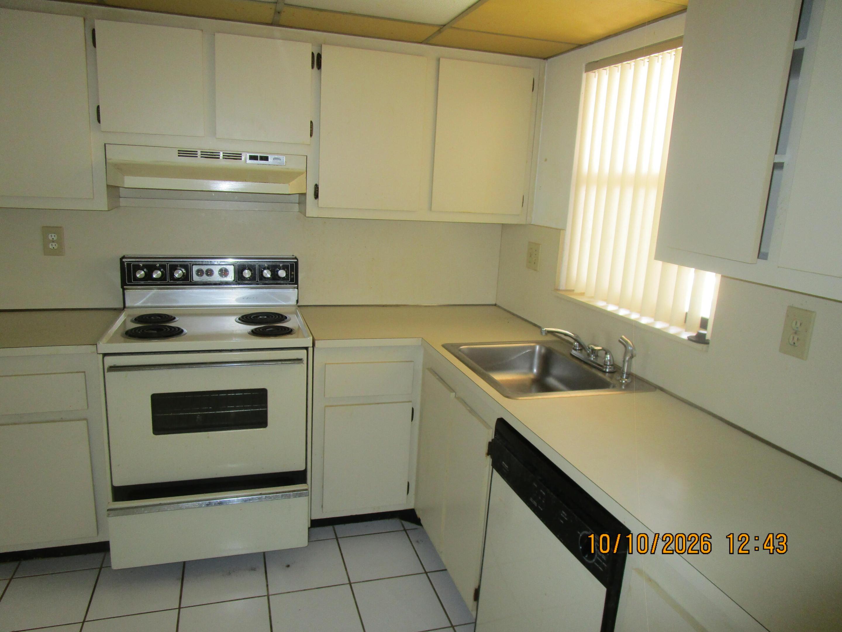 10466 Sunrise Lakes Boulevard Unit 301 — photo