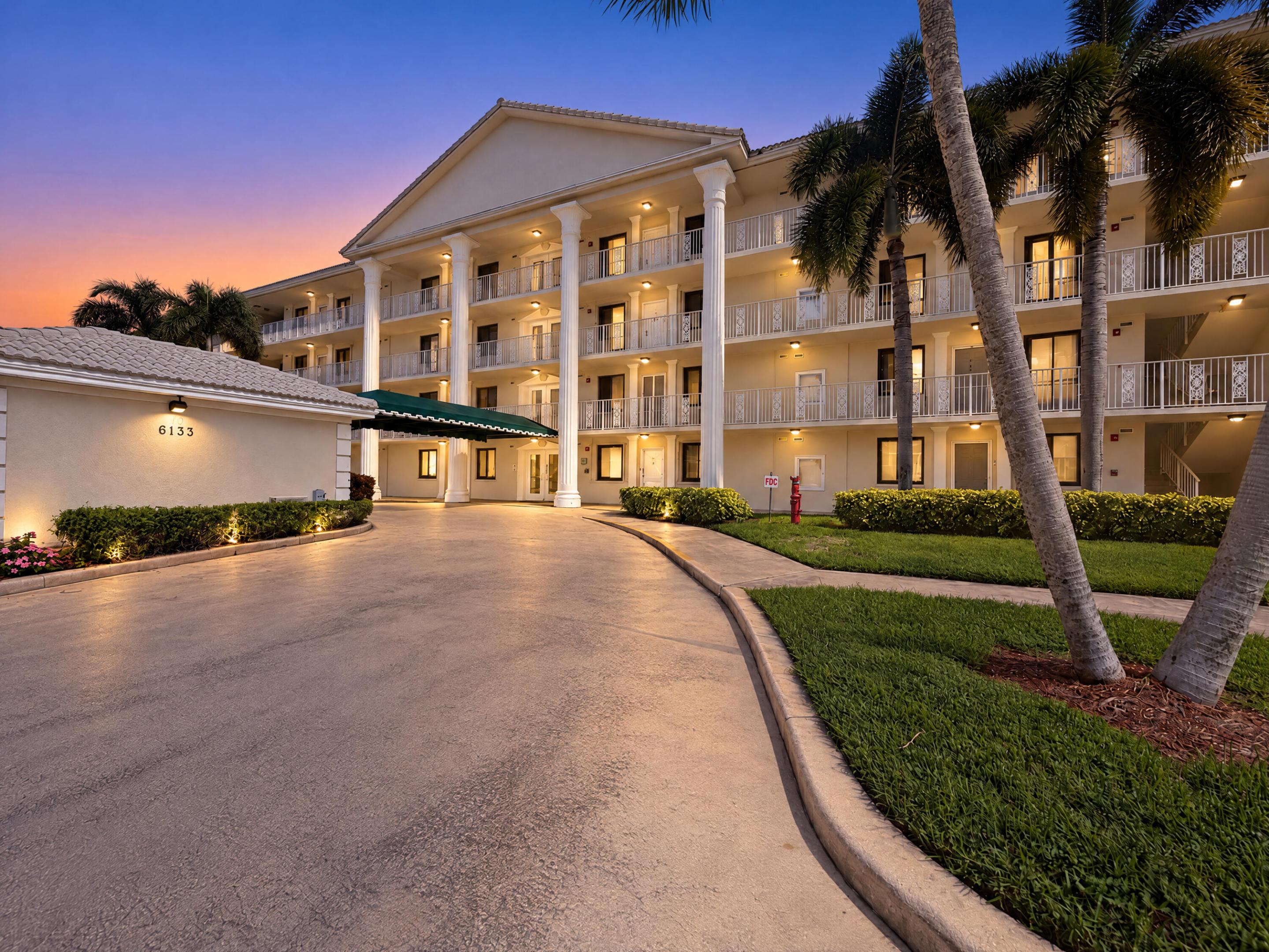 6133 Balboa Unit 405 — photo