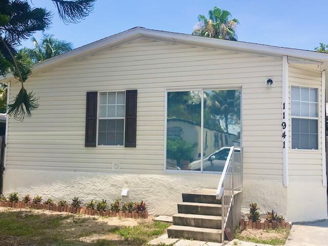 11941 Watergate Circle — photo