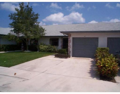 147 Moccasin Trail S — photo