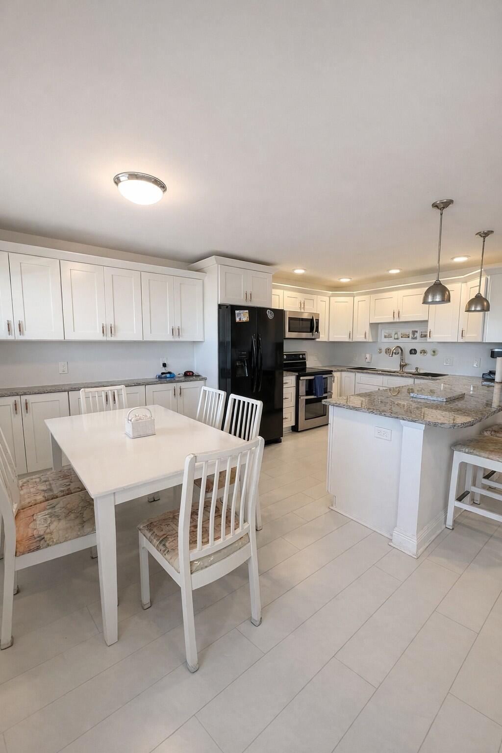 4057 Wolverton C — photo
