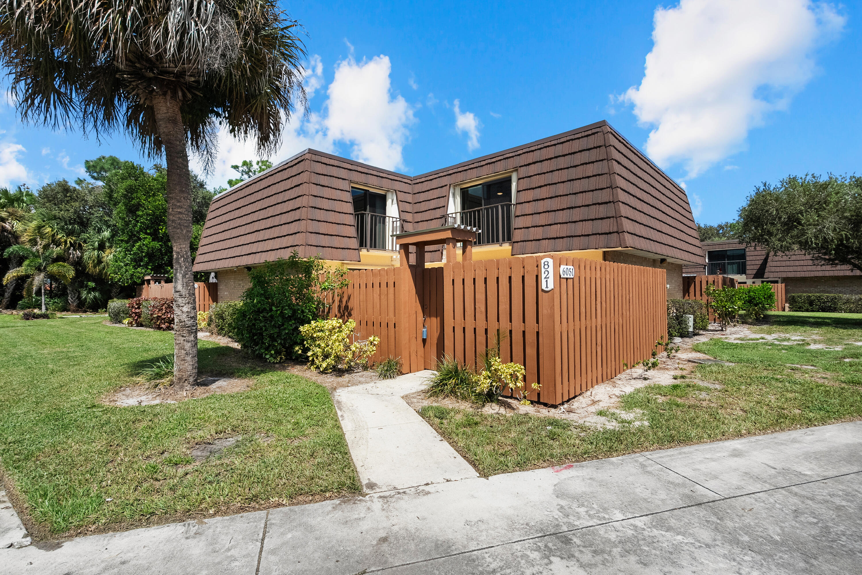 6051 SE Riverboat Drive Unit 821 — photo