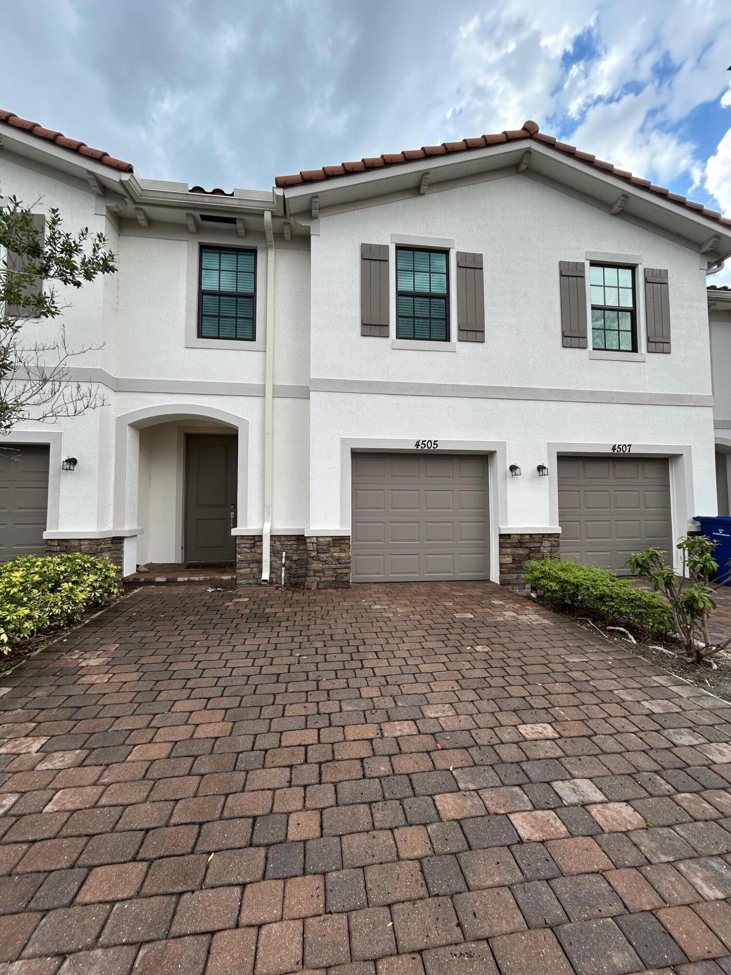 4505 Hartwell Lane — photo