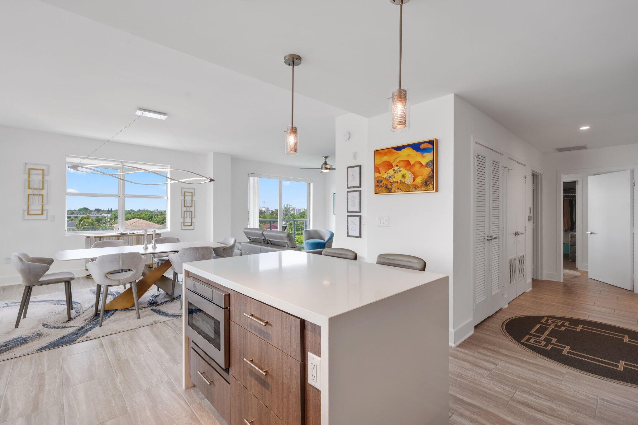 236 SE 5th Avenue Unit 312 — photo