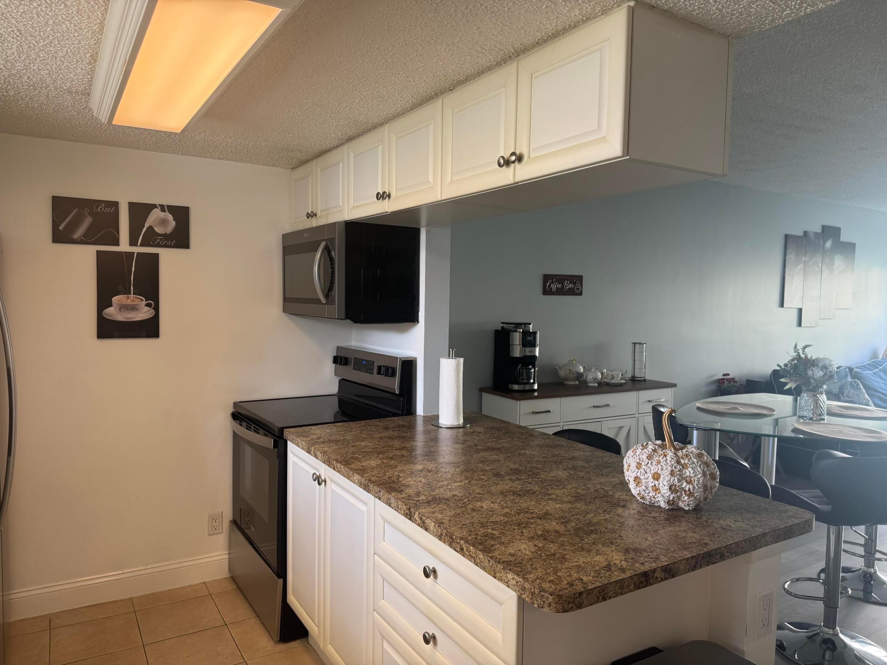 6331 La Costa Drive Unit B — photo