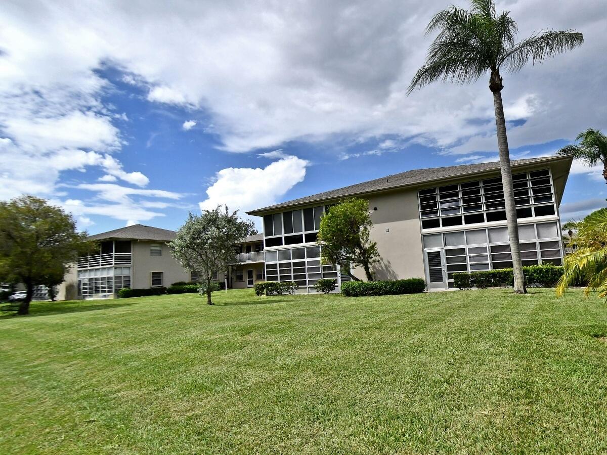 12 Lake Vista Trail Unit 202 — photo