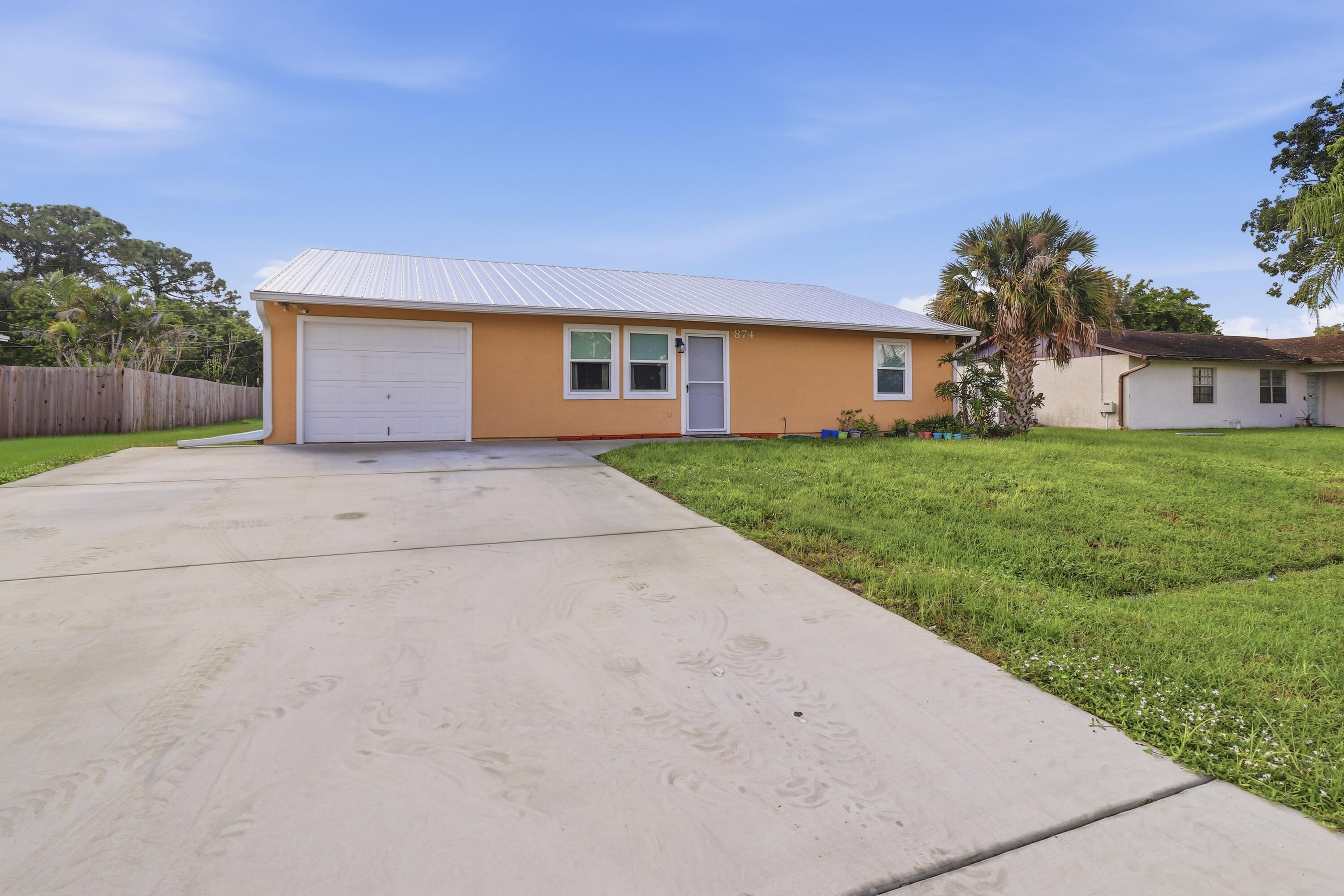 874 SW Canary Terrace — photo