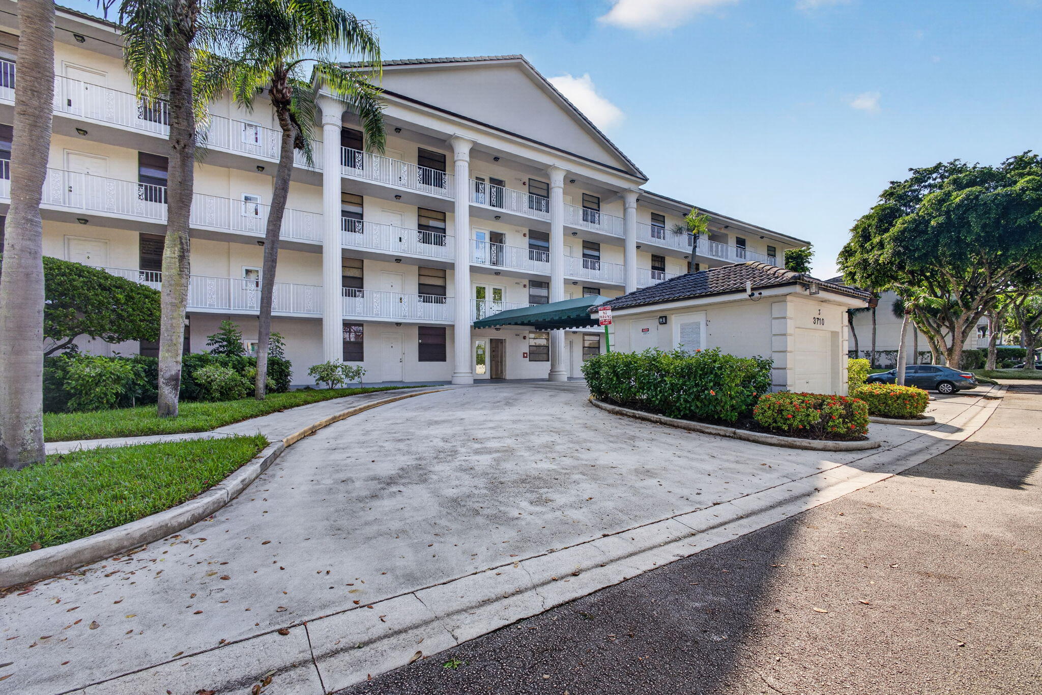 3710 Whitehall Drive Unit 401 — photo