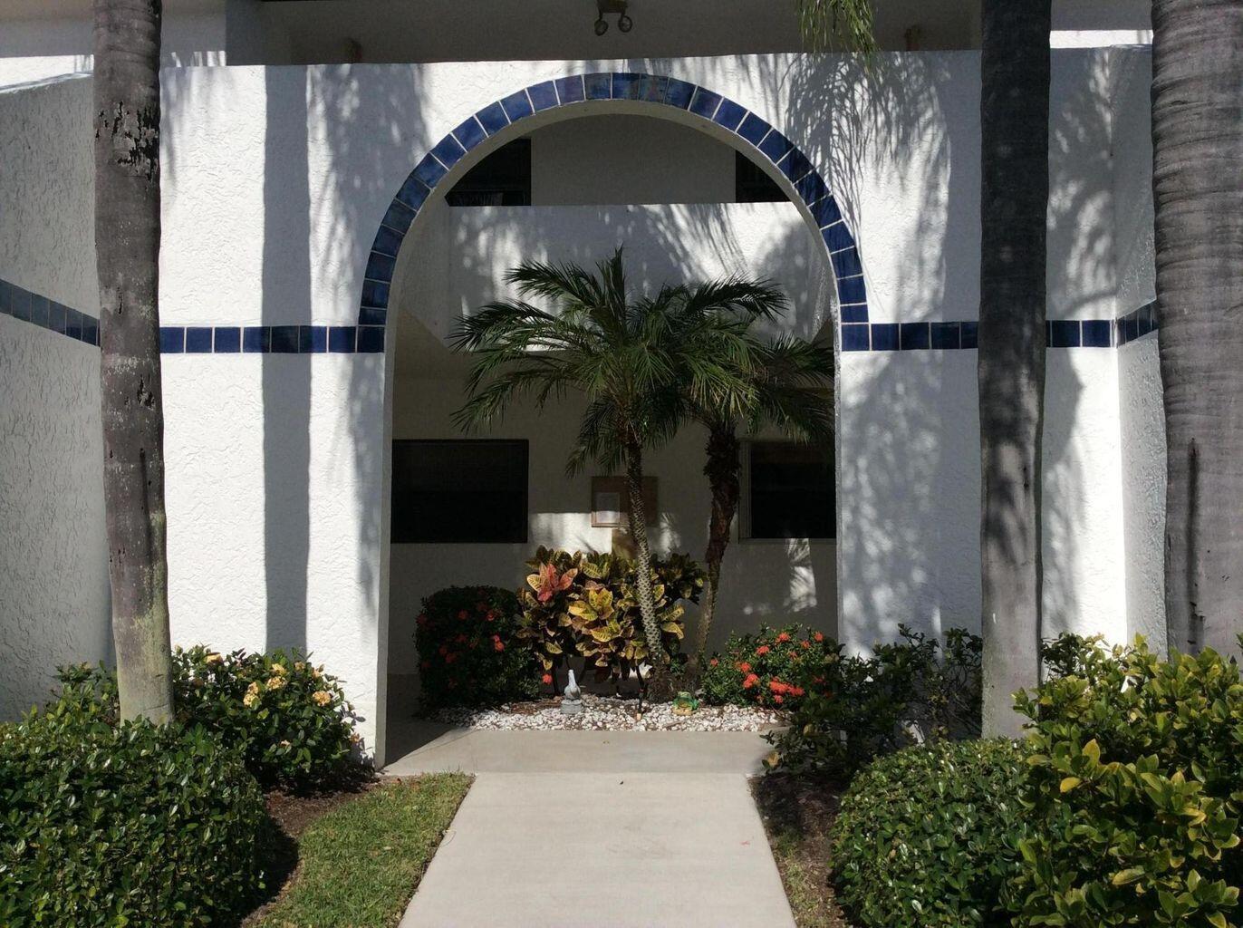 6021 SE Landing Way Unit 2 — photo