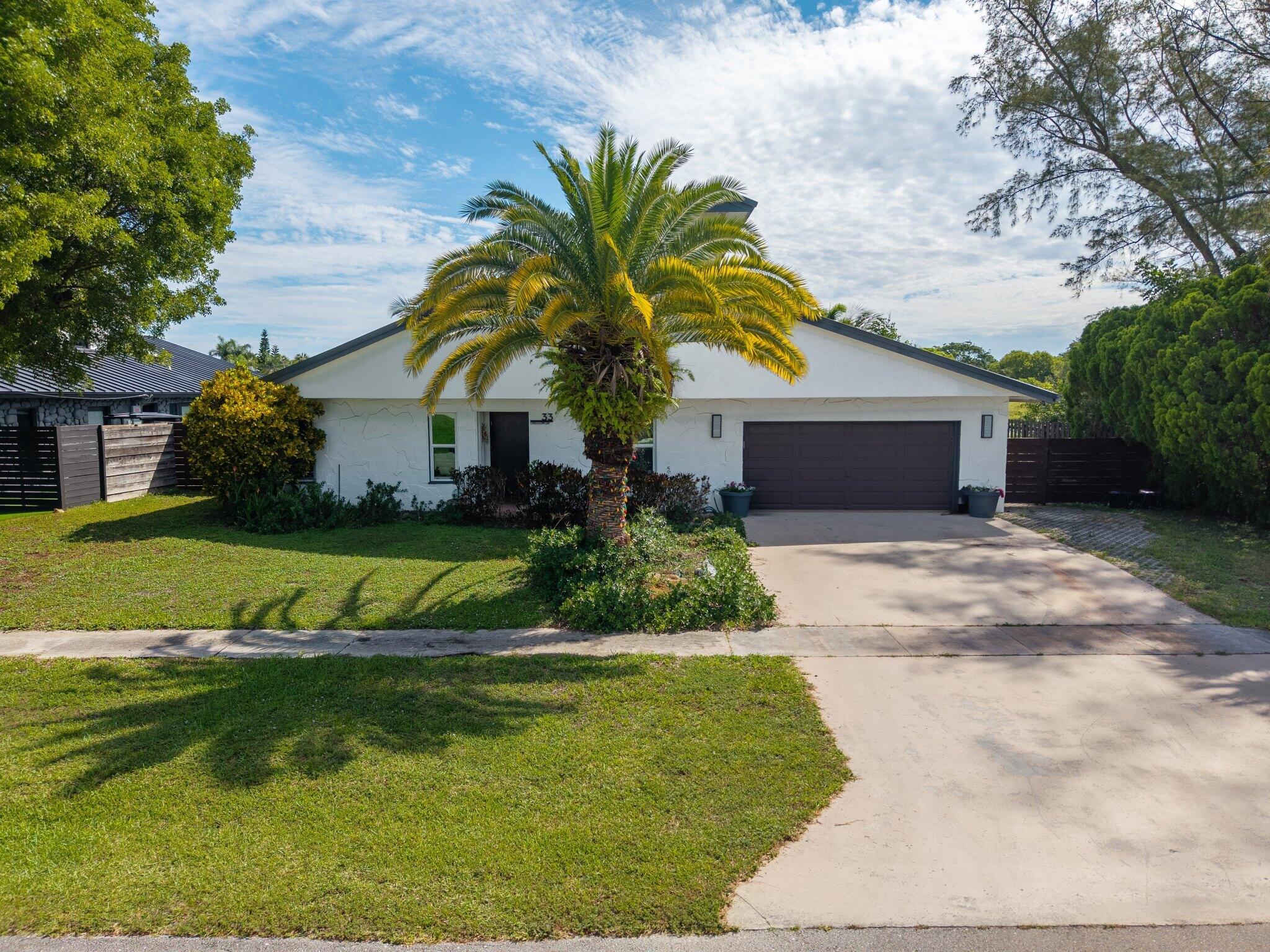 33 Oregon Lane, Boca Raton, FL 33487 — photo 2
