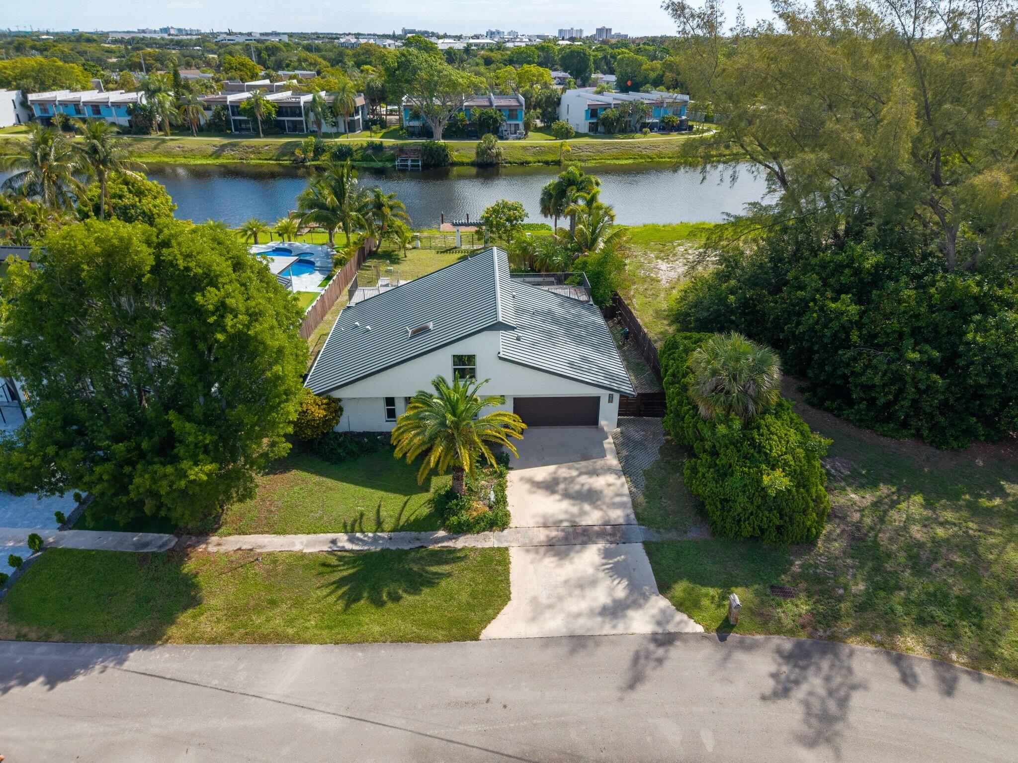 33 Oregon Lane, Boca Raton, FL 33487 — photo 3